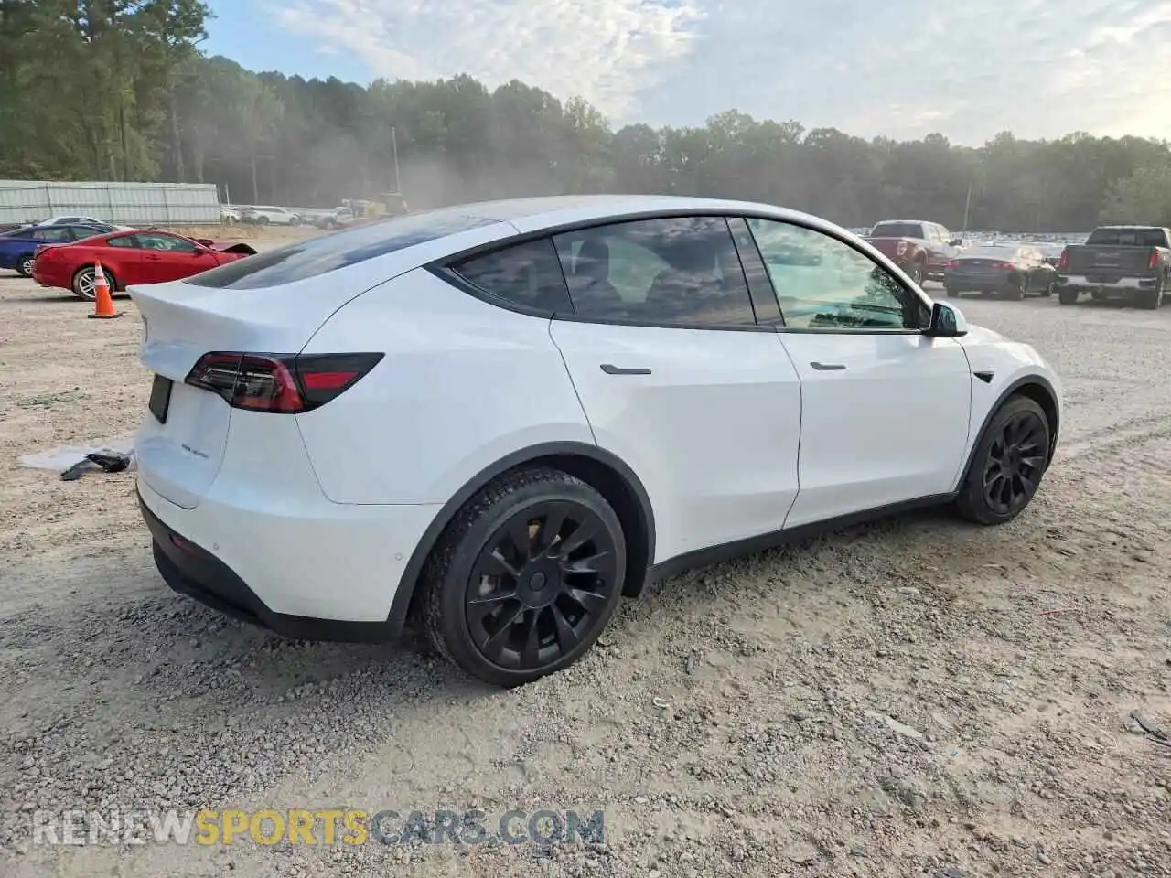 3 fotografías del automóvil dañado 5YJYGDEE6MF232166 TESLA MODEL Y 2021