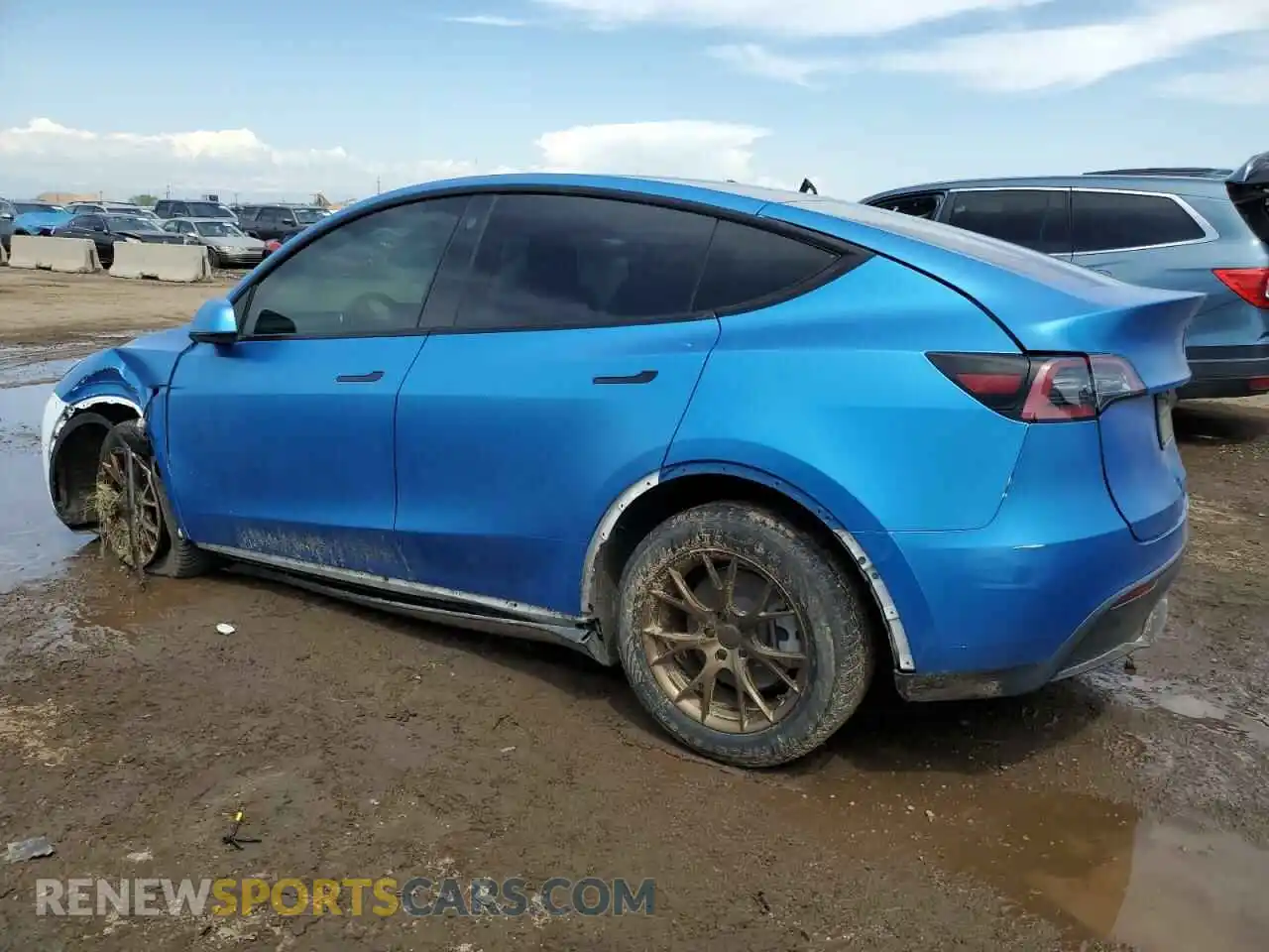 2 Photograph of a damaged car 5YJYGDEE6MF239571 TESLA MODEL Y 2021