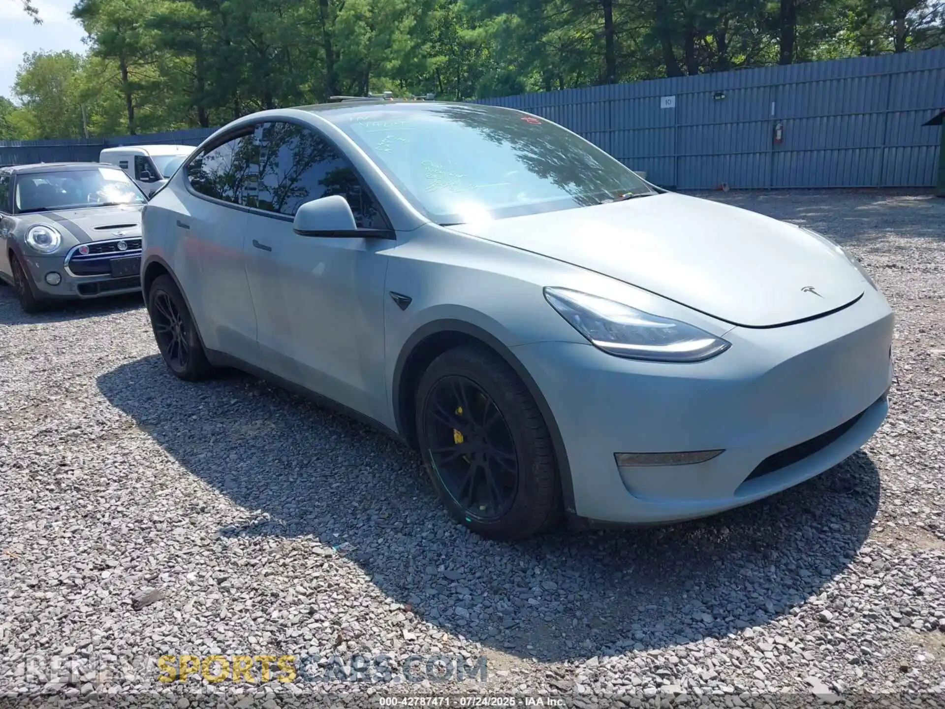 1 Photograph of a damaged car 5YJYGDEE6MF253146 TESLA MODEL Y 2021