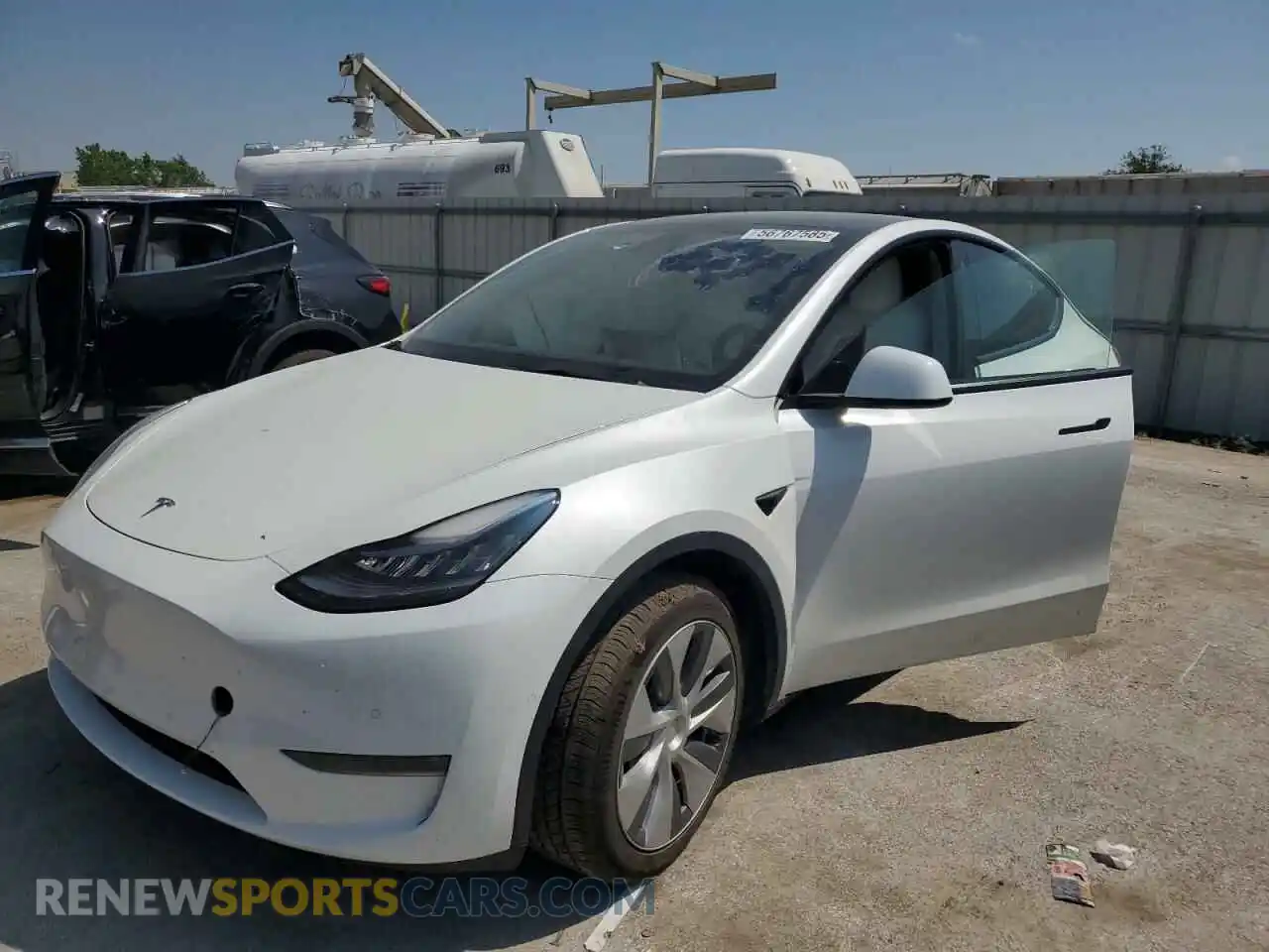 1 Photograph of a damaged car 5YJYGDEE6MF261229 TESLA MODEL Y 2021