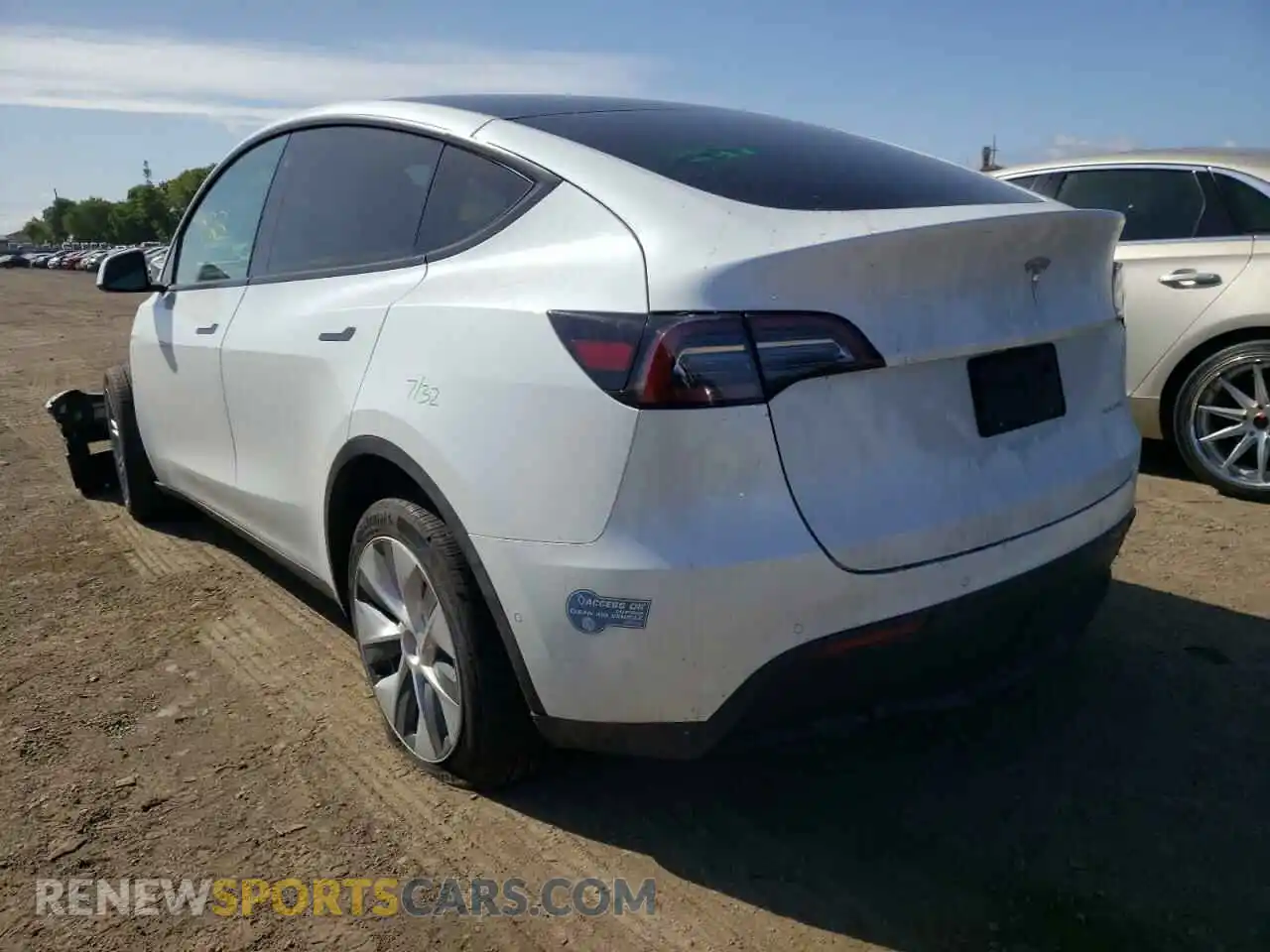 3 Photograph of a damaged car 5YJYGDEE6MF274532 TESLA MODEL Y 2021