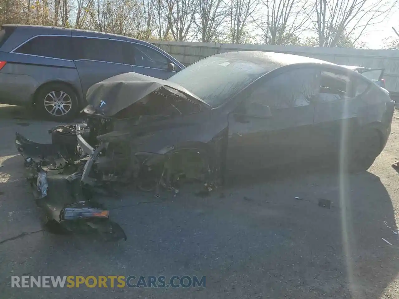1 Photograph of a damaged car 5YJYGDEE6MF285644 TESLA MODEL Y 2021