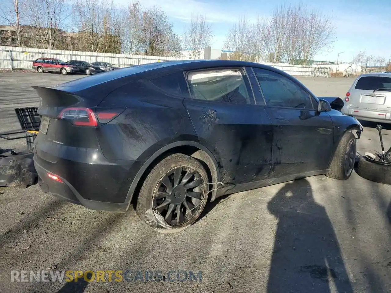 3 Photograph of a damaged car 5YJYGDEE6MF285644 TESLA MODEL Y 2021