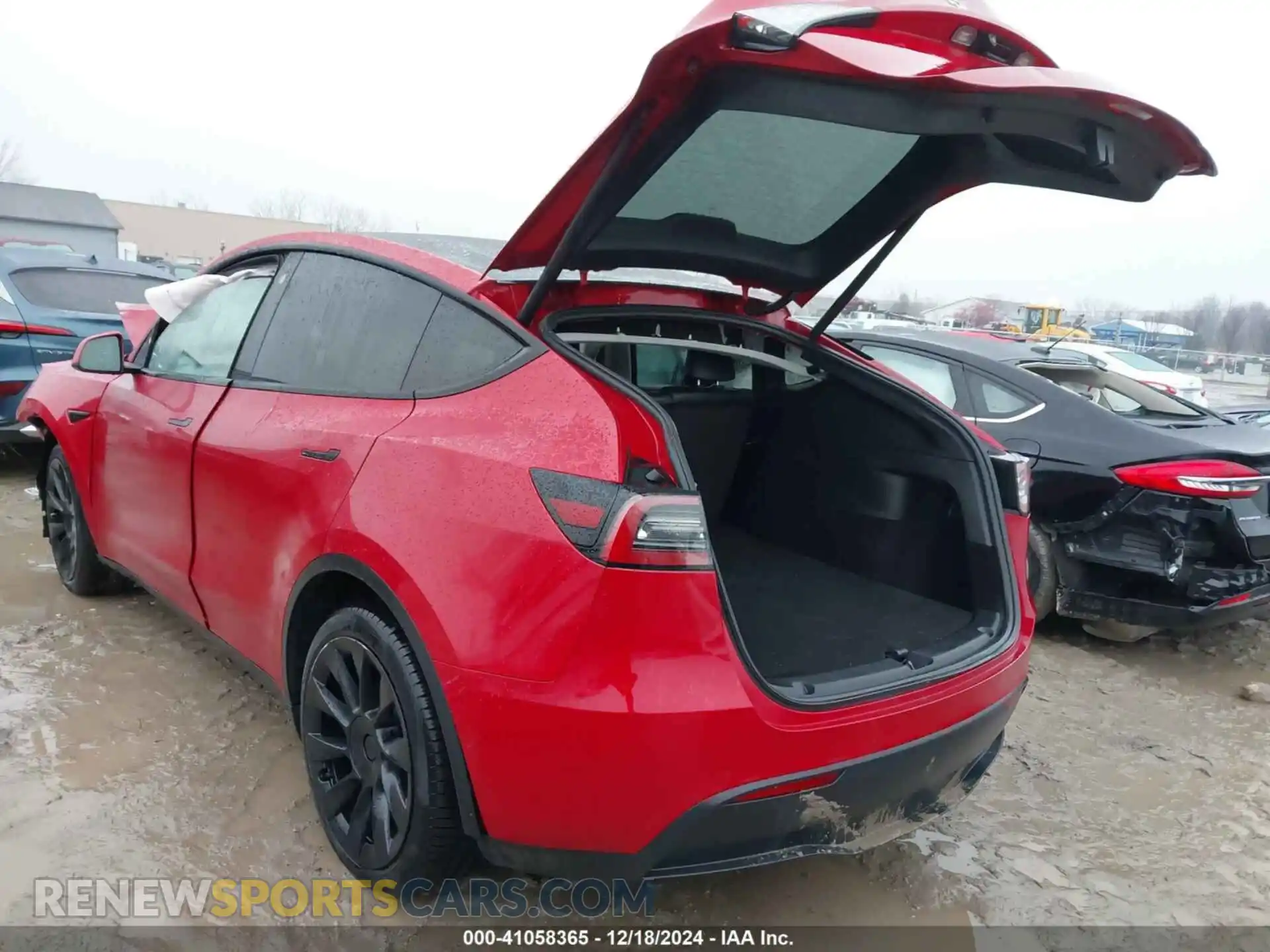 3 Photograph of a damaged car 5YJYGDEE6MF300014 TESLA MODEL Y 2021