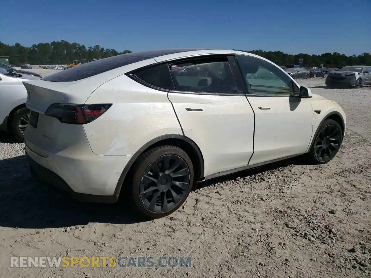 3 Photograph of a damaged car 5YJYGDEE6MF302085 TESLA MODEL Y 2021
