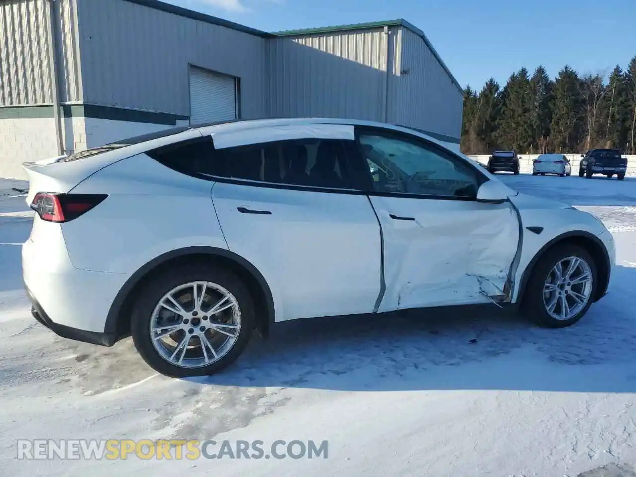 3 Photograph of a damaged car 5YJYGDEE7MF069530 TESLA MODEL Y 2021