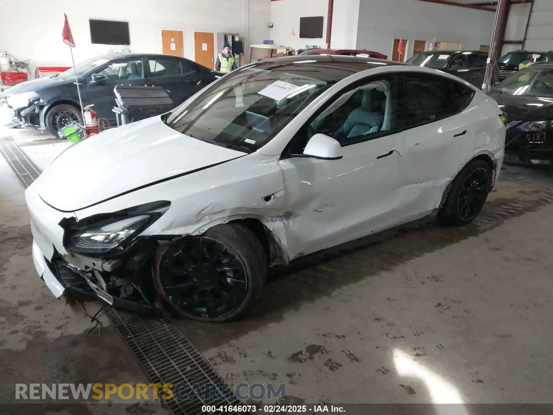 2 Photograph of a damaged car 5YJYGDEE7MF074713 TESLA MODEL Y 2021