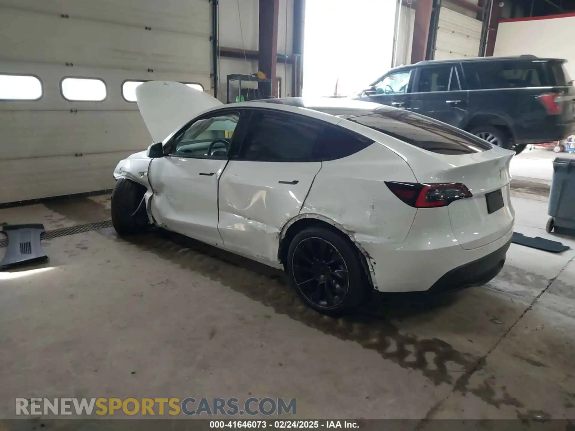 3 Photograph of a damaged car 5YJYGDEE7MF074713 TESLA MODEL Y 2021