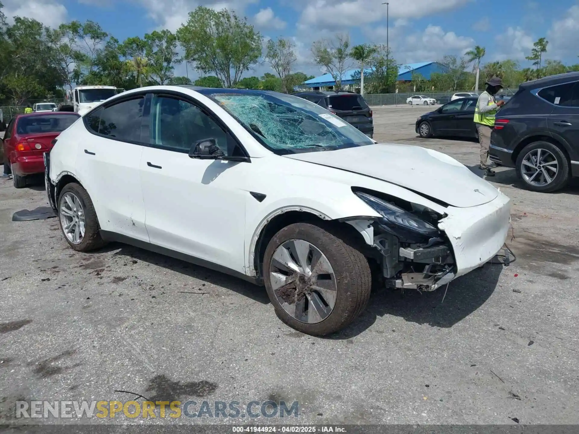 1 Photograph of a damaged car 5YJYGDEE7MF077708 TESLA MODEL Y 2021