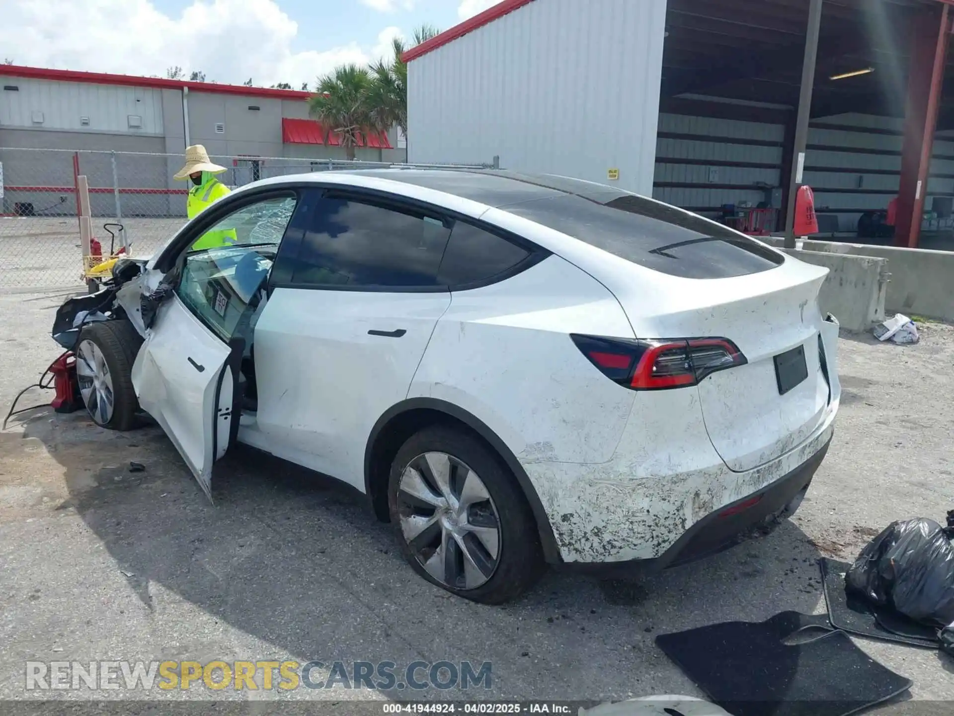 3 Photograph of a damaged car 5YJYGDEE7MF077708 TESLA MODEL Y 2021