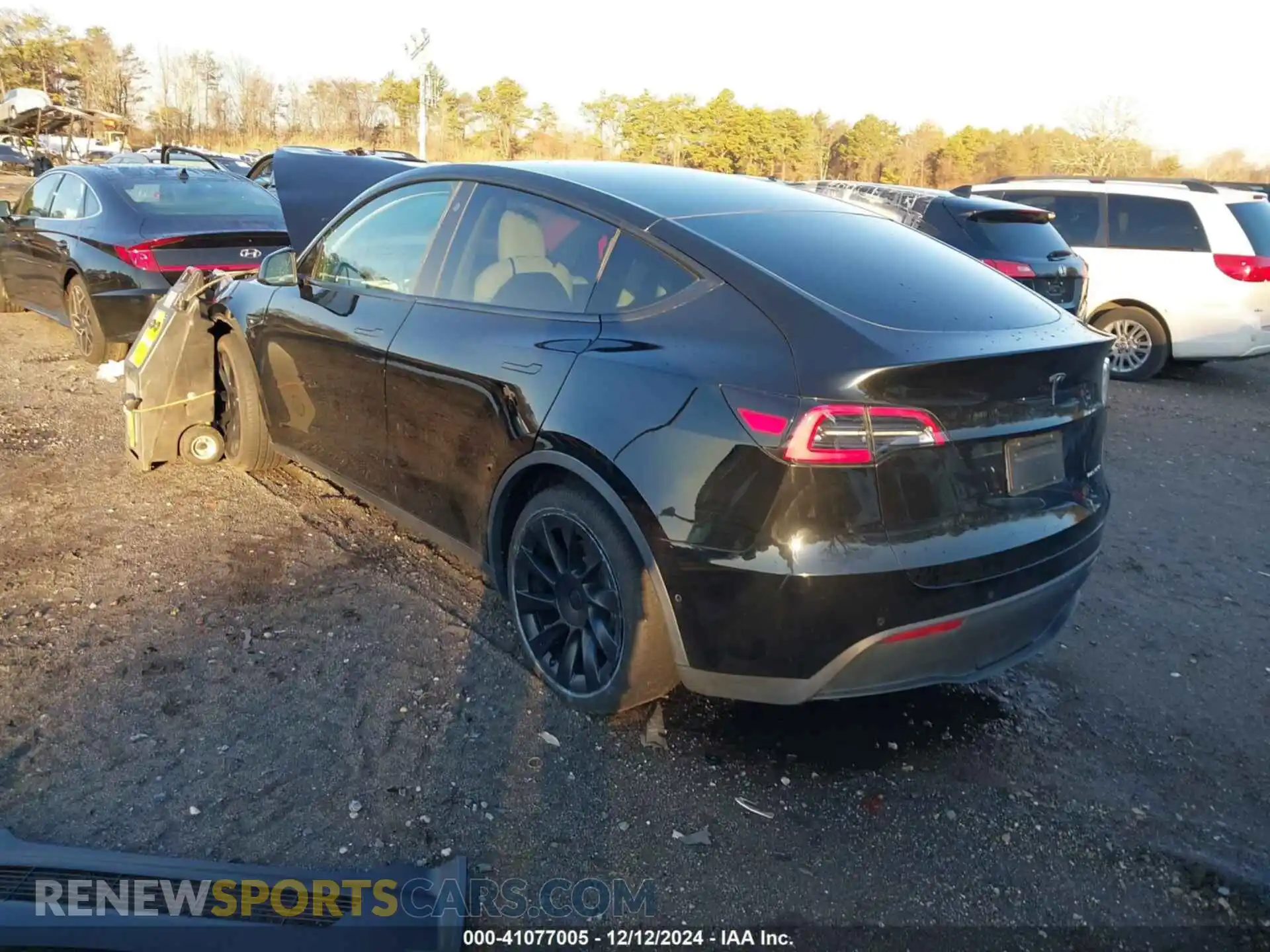3 Photograph of a damaged car 5YJYGDEE7MF077983 TESLA MODEL Y 2021