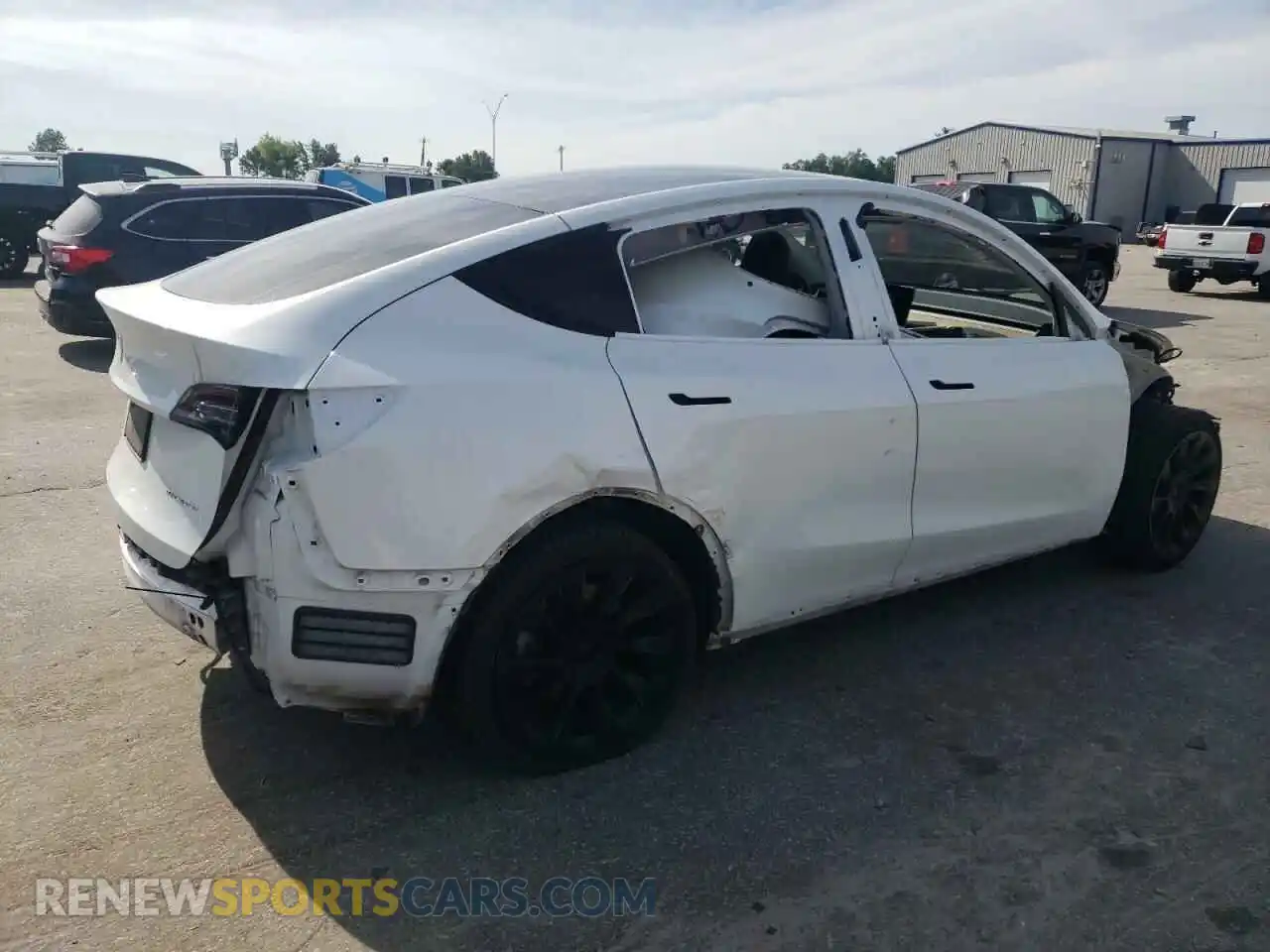 3 Photograph of a damaged car 5YJYGDEE7MF084397 TESLA MODEL Y 2021