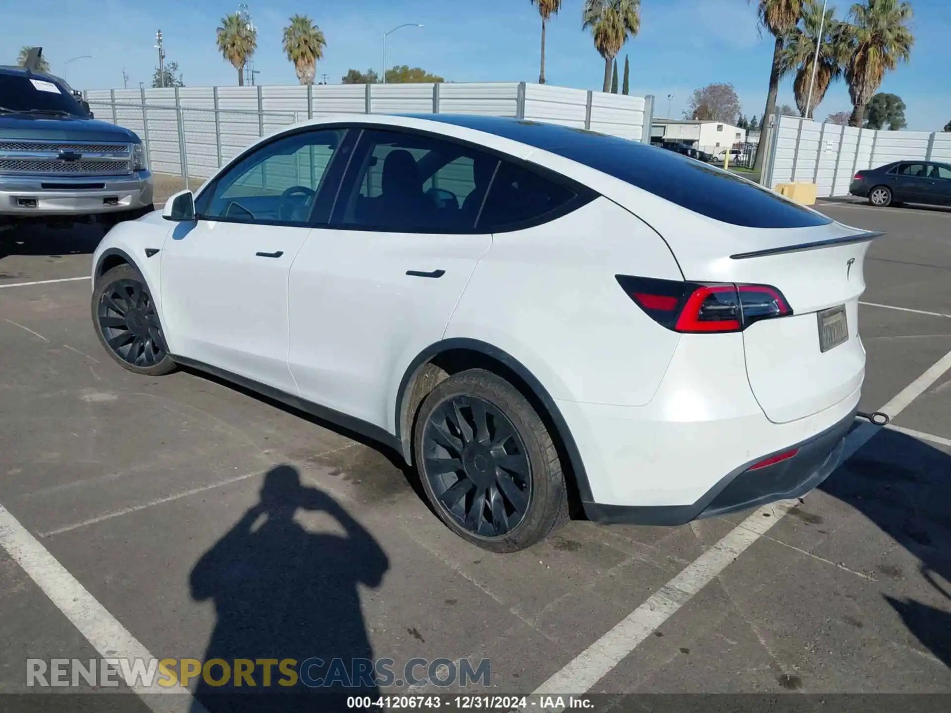 3 Photograph of a damaged car 5YJYGDEE7MF090703 TESLA MODEL Y 2021