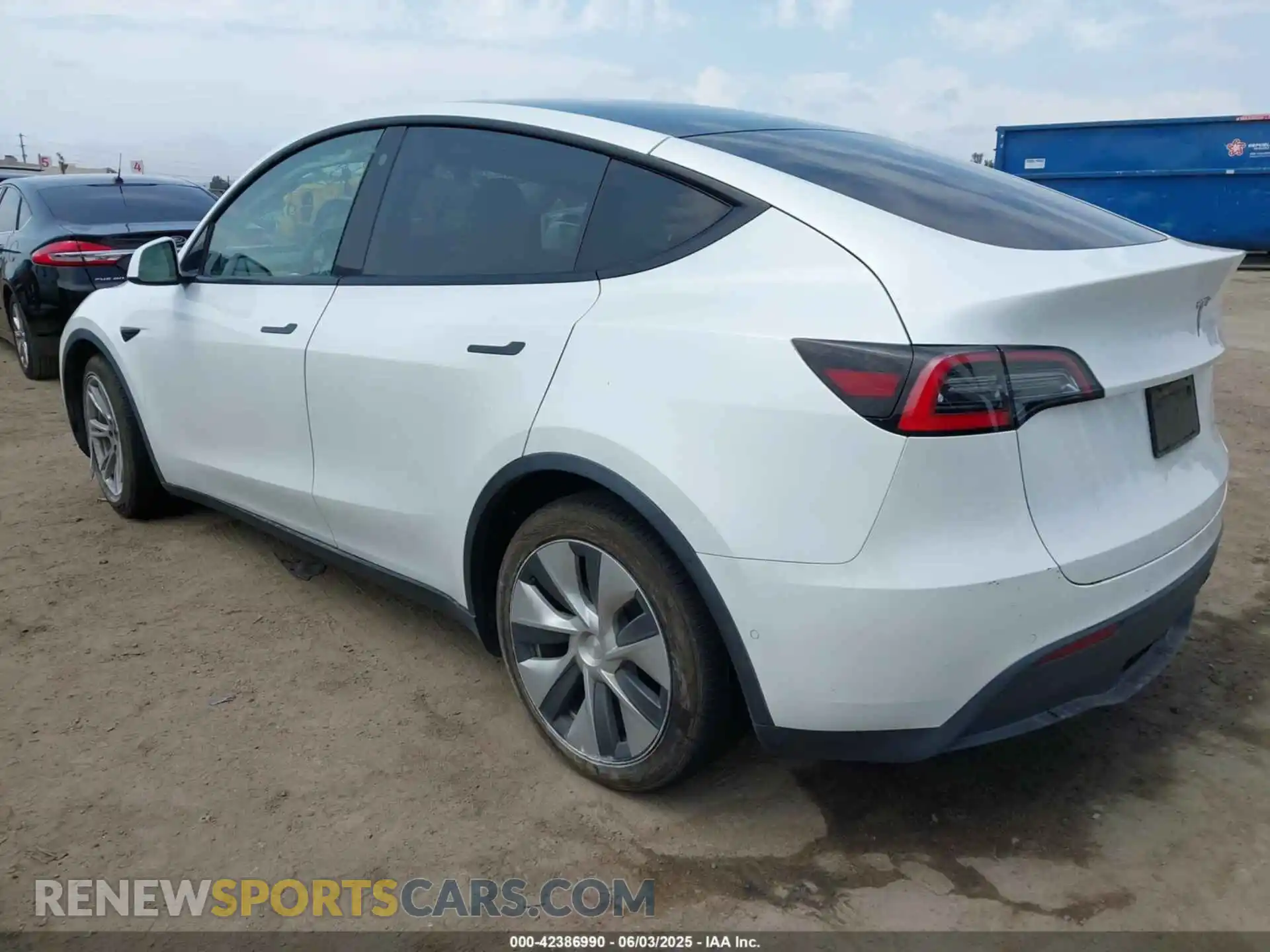 3 fotografías del automóvil dañado 5YJYGDEE7MF090894 TESLA MODEL Y 2021