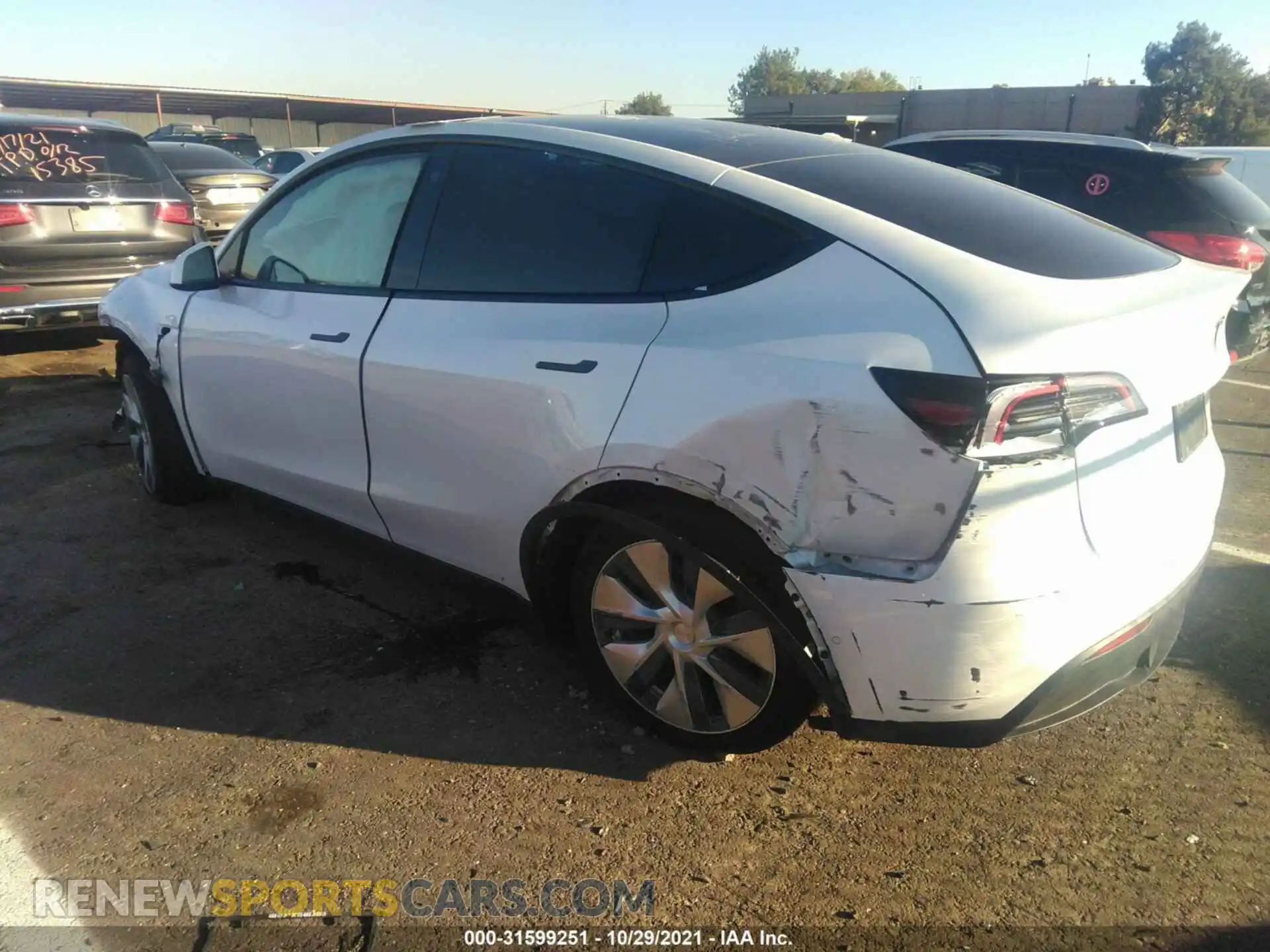 3 Photograph of a damaged car 5YJYGDEE7MF096100 TESLA MODEL Y 2021