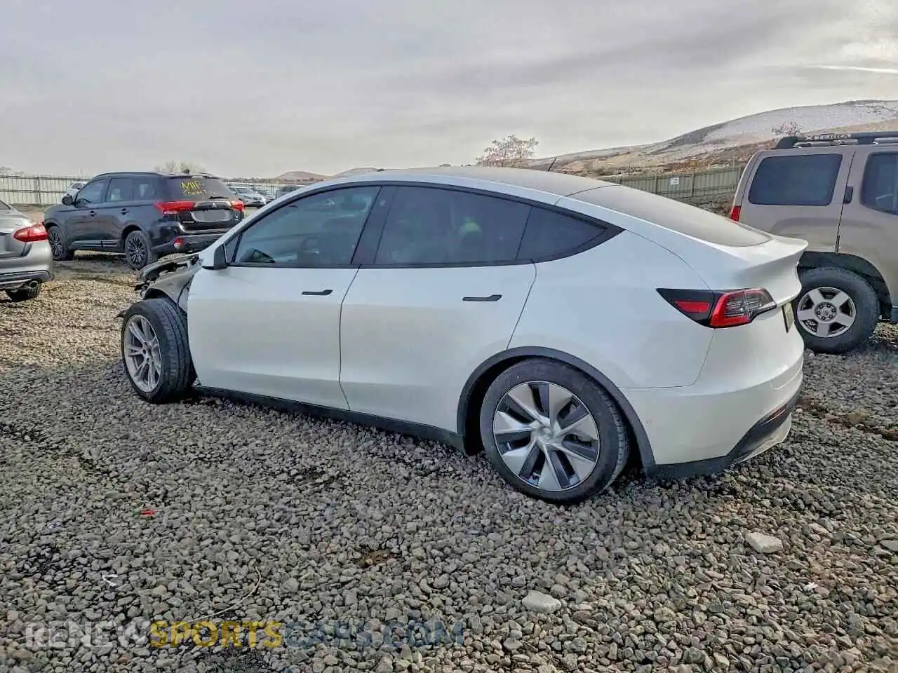 2 Photograph of a damaged car 5YJYGDEE7MF096114 TESLA MODEL Y 2021