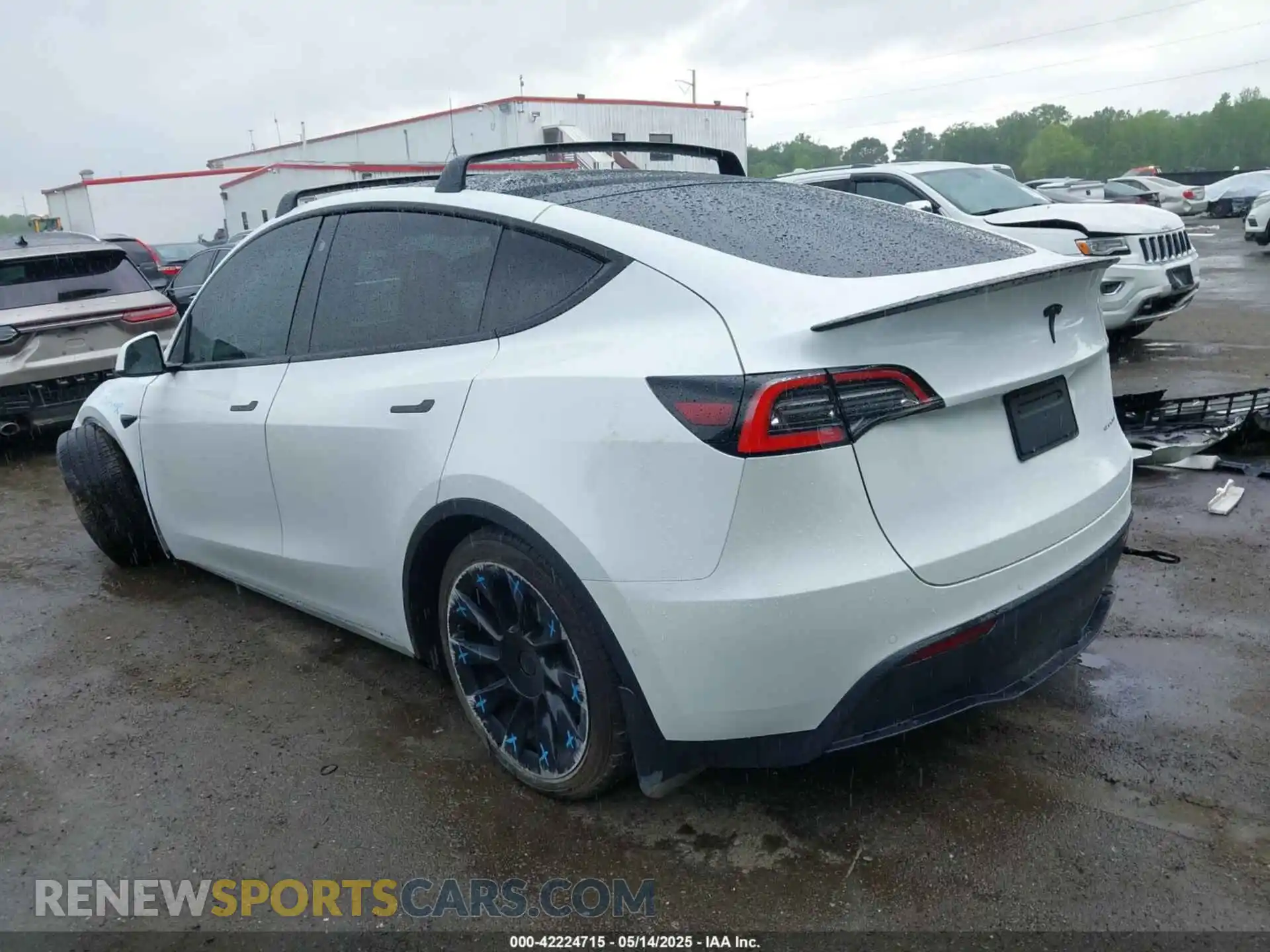 3 Photograph of a damaged car 5YJYGDEE7MF108245 TESLA MODEL Y 2021