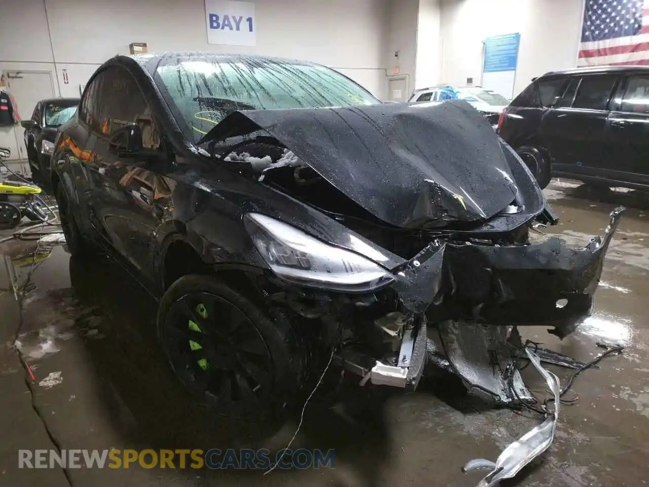 1 Photograph of a damaged car 5YJYGDEE7MF115728 TESLA MODEL Y 2021