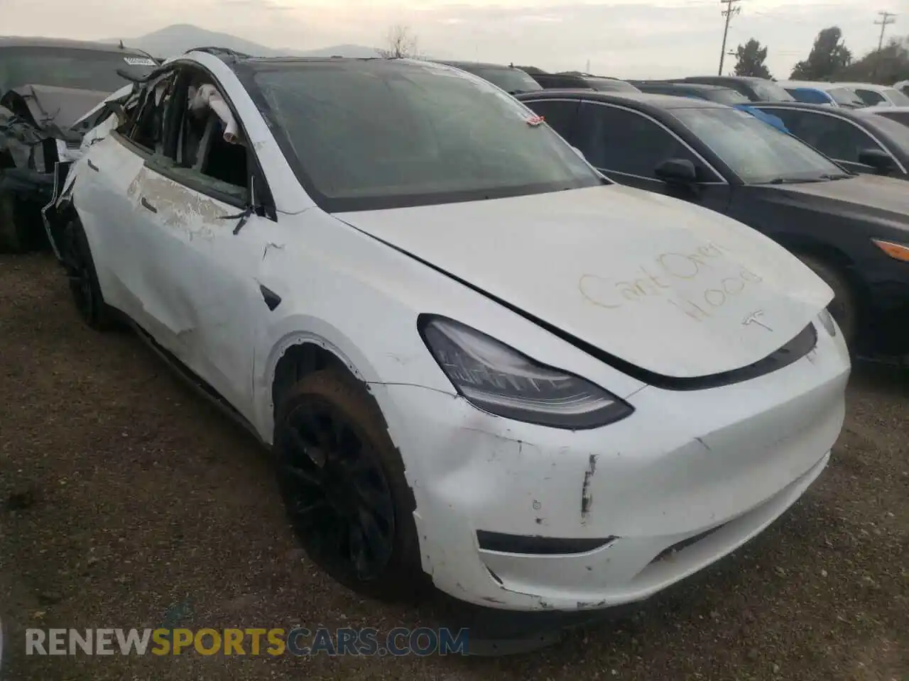 1 Photograph of a damaged car 5YJYGDEE7MF122548 TESLA MODEL Y 2021
