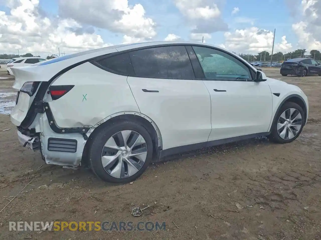 3 Photograph of a damaged car 5YJYGDEE7MF131539 TESLA MODEL Y 2021