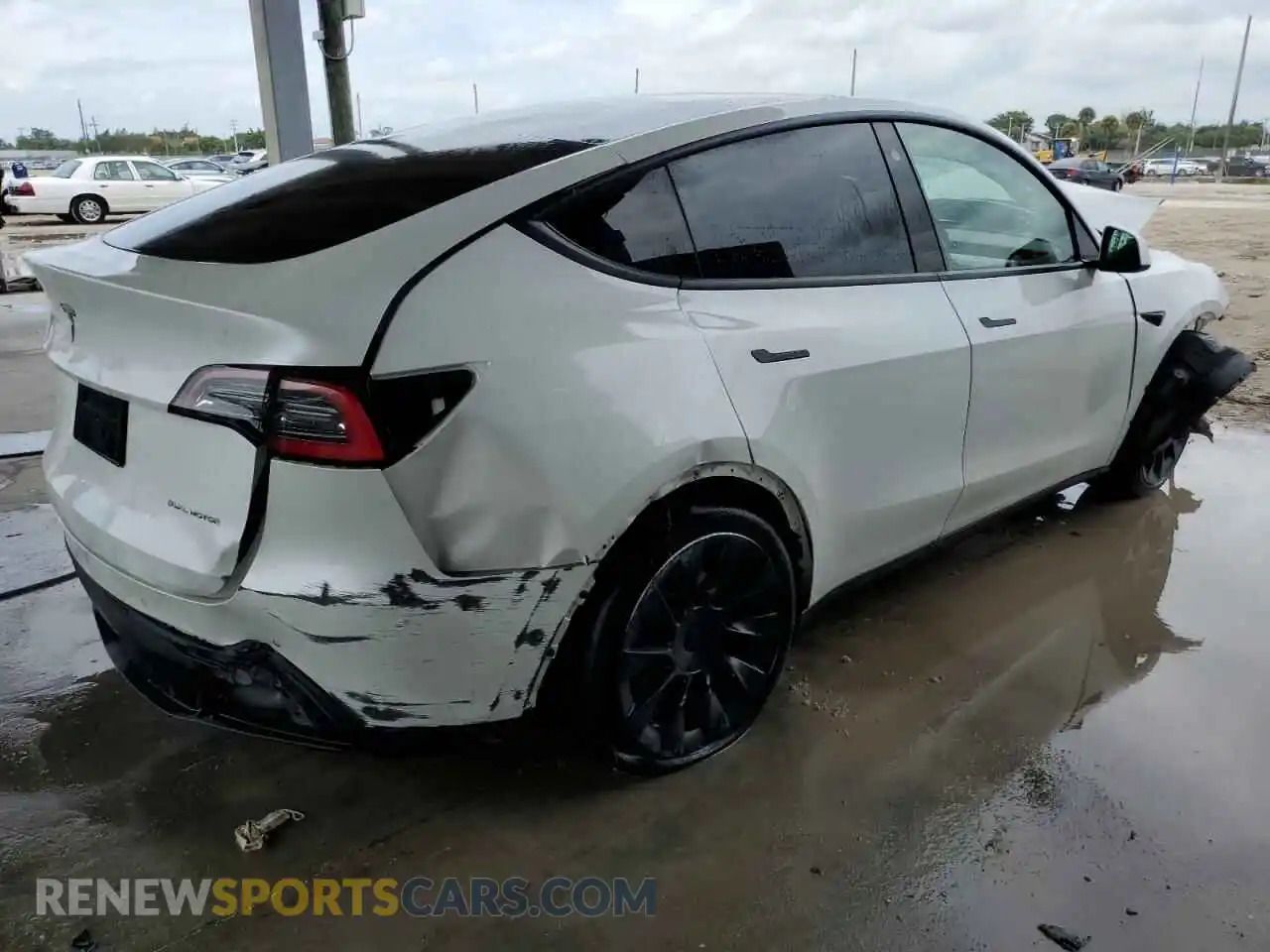 3 Photograph of a damaged car 5YJYGDEE7MF138006 TESLA MODEL Y 2021