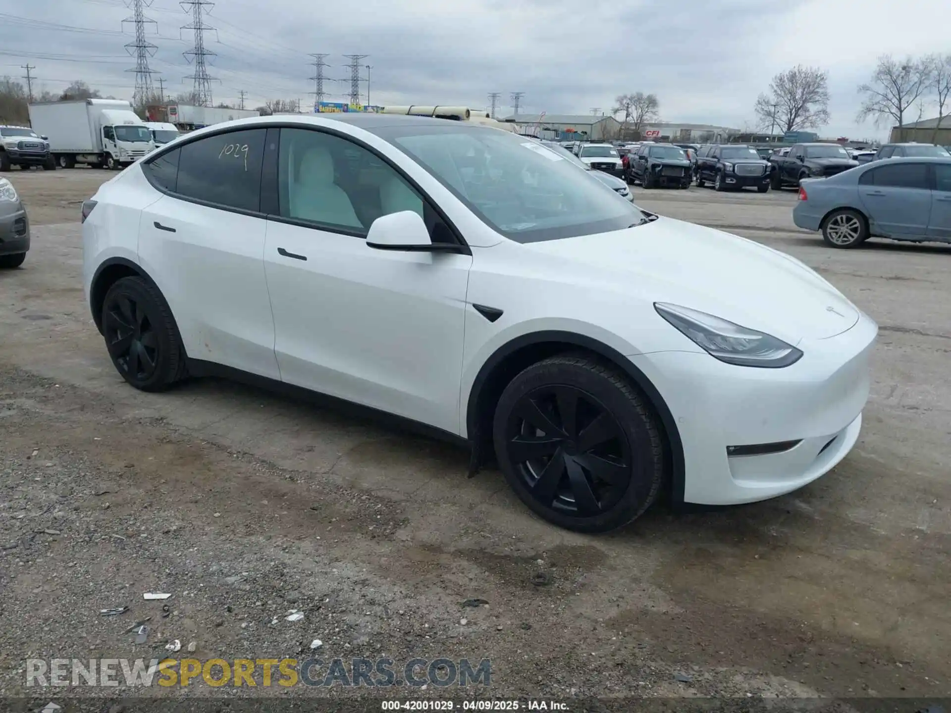 1 Photograph of a damaged car 5YJYGDEE7MF141178 TESLA MODEL Y 2021