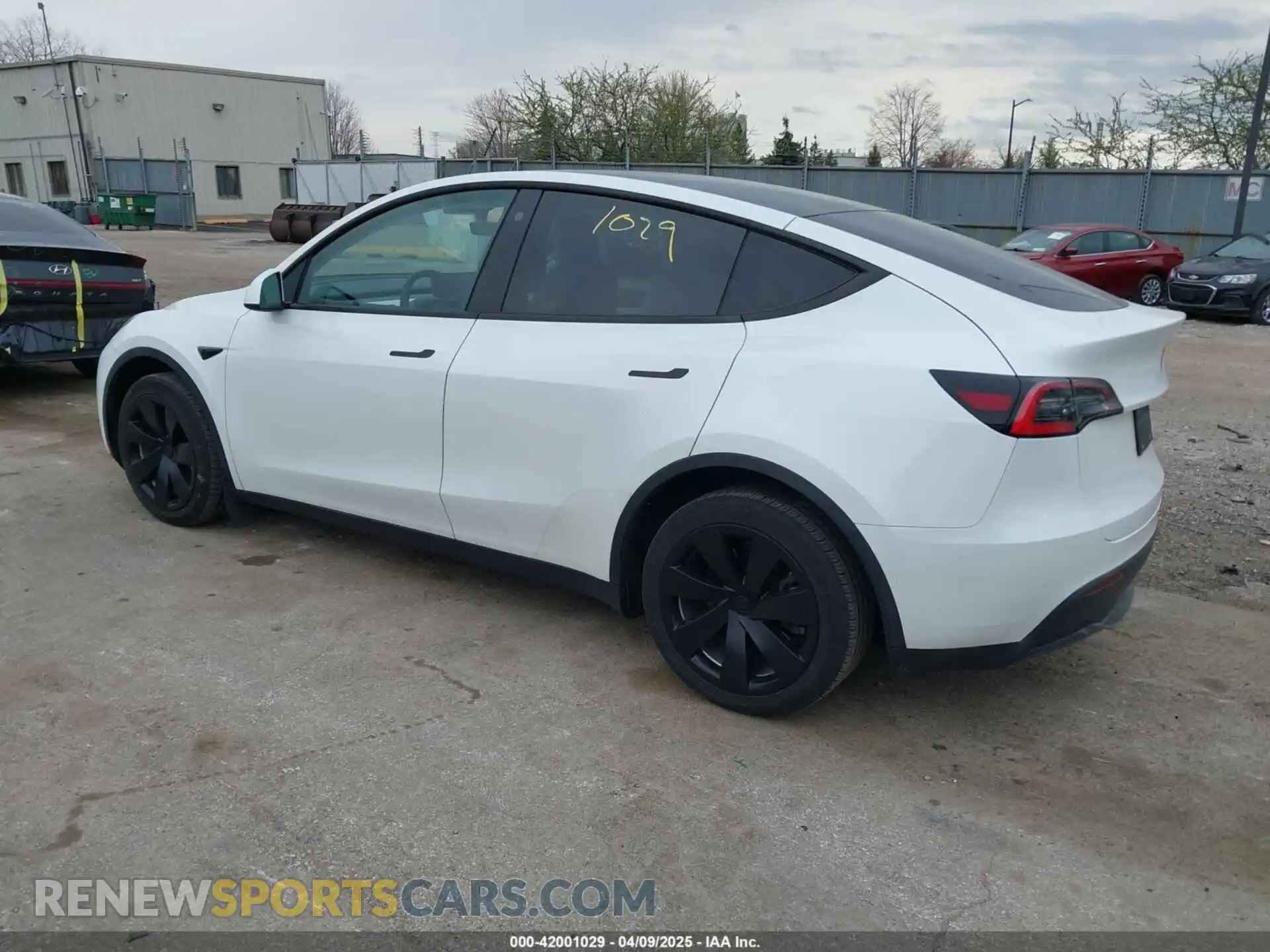 3 Photograph of a damaged car 5YJYGDEE7MF141178 TESLA MODEL Y 2021