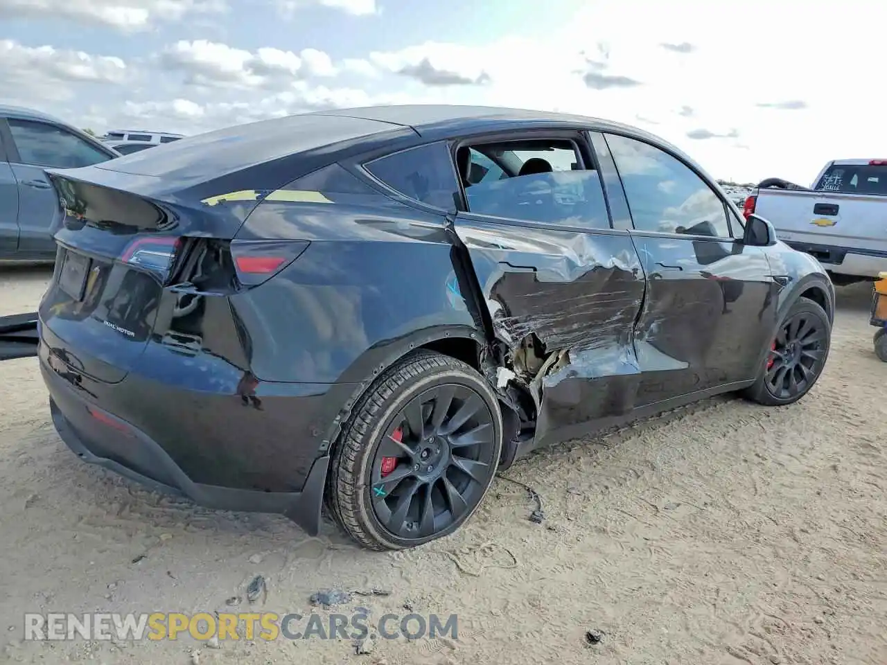 3 Photograph of a damaged car 5YJYGDEE7MF143142 TESLA MODEL Y 2021