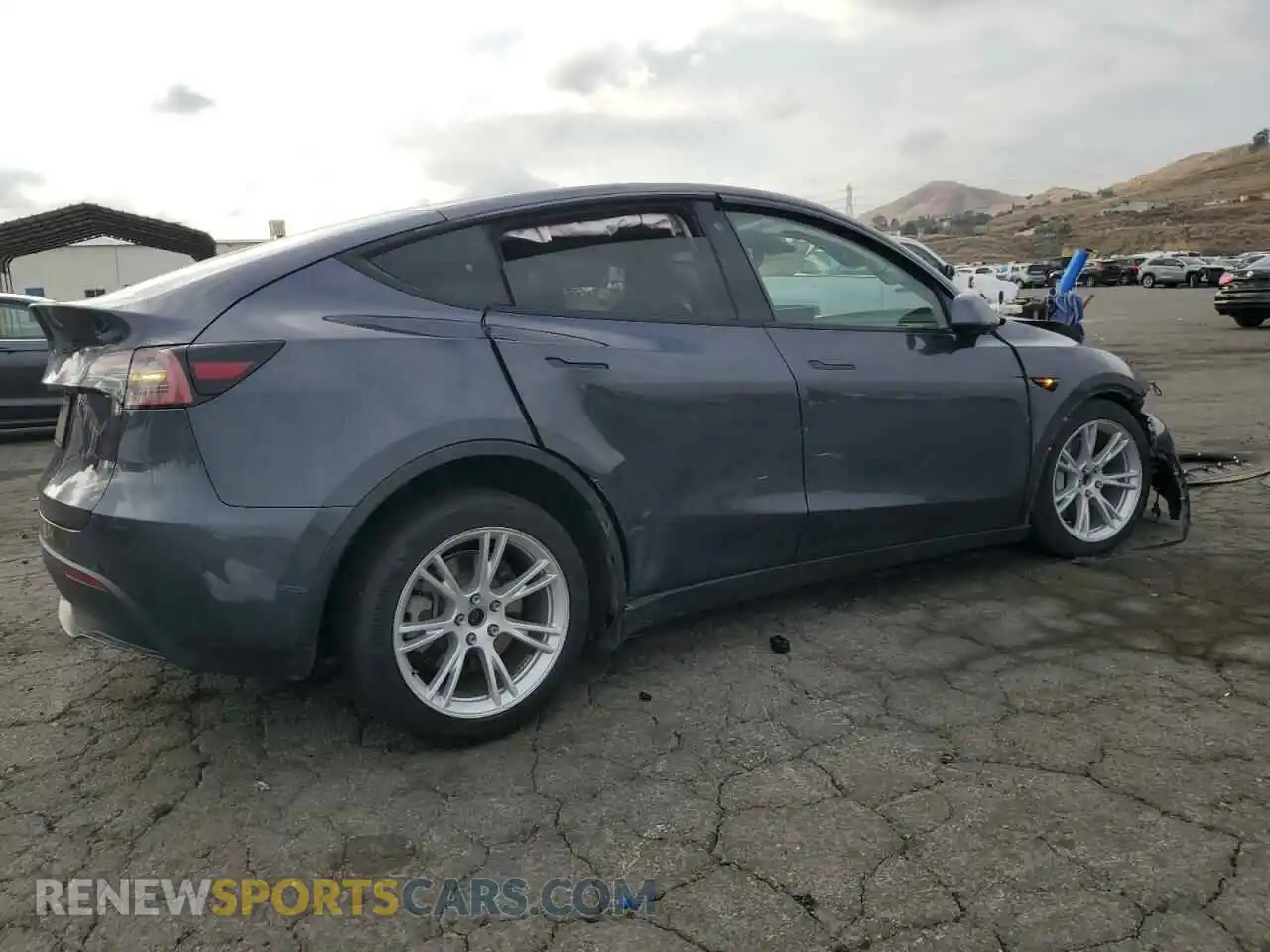 3 Photograph of a damaged car 5YJYGDEE7MF145294 TESLA MODEL Y 2021