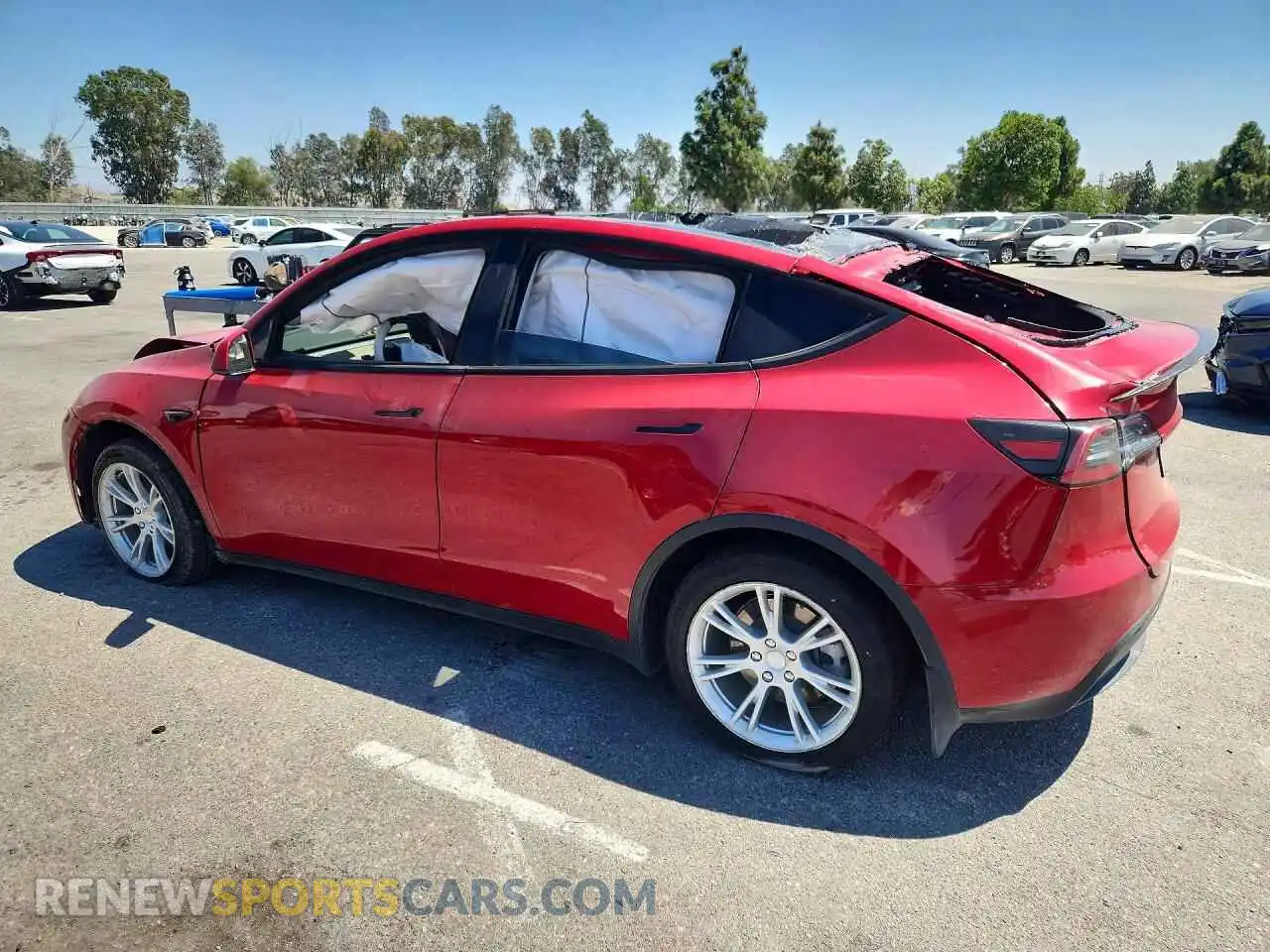 2 Photograph of a damaged car 5YJYGDEE7MF153637 TESLA MODEL Y 2021