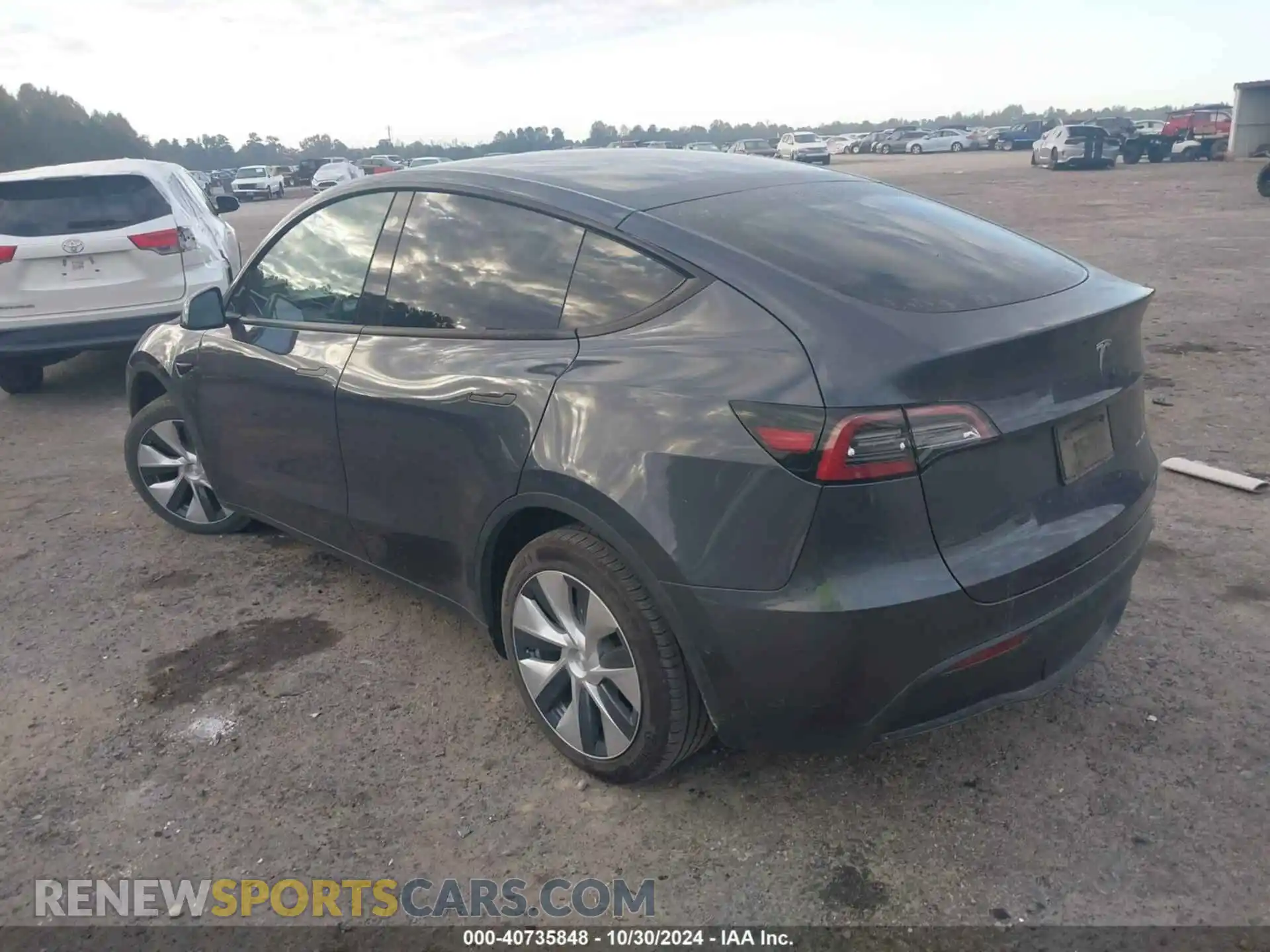 3 Photograph of a damaged car 5YJYGDEE7MF174312 TESLA MODEL Y 2021