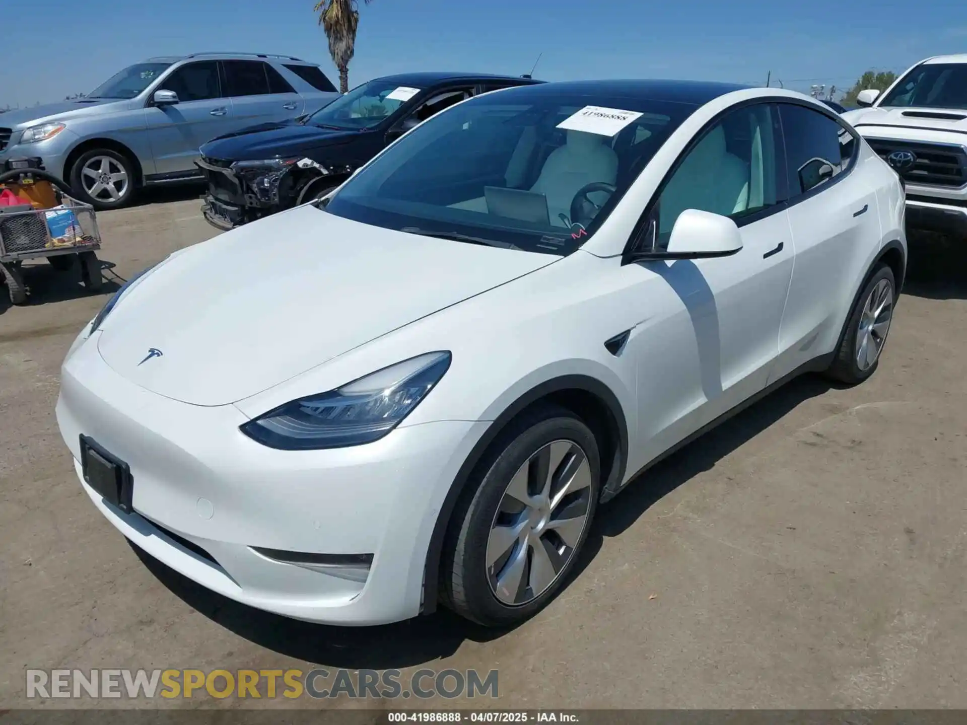 2 Photograph of a damaged car 5YJYGDEE7MF279223 TESLA MODEL Y 2021
