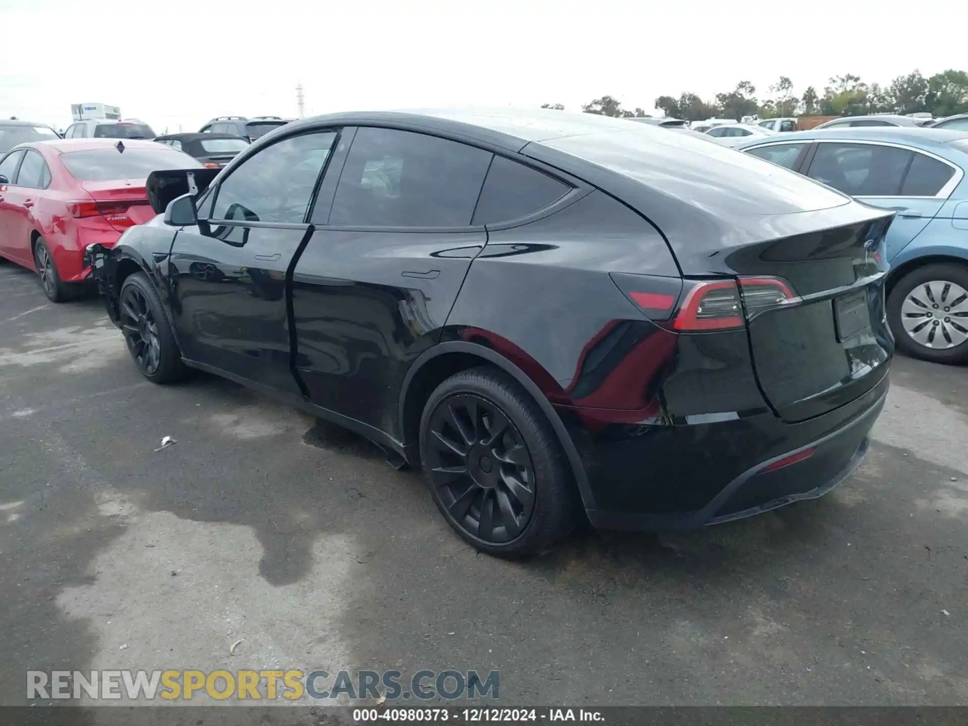3 Photograph of a damaged car 5YJYGDEE7MF284017 TESLA MODEL Y 2021