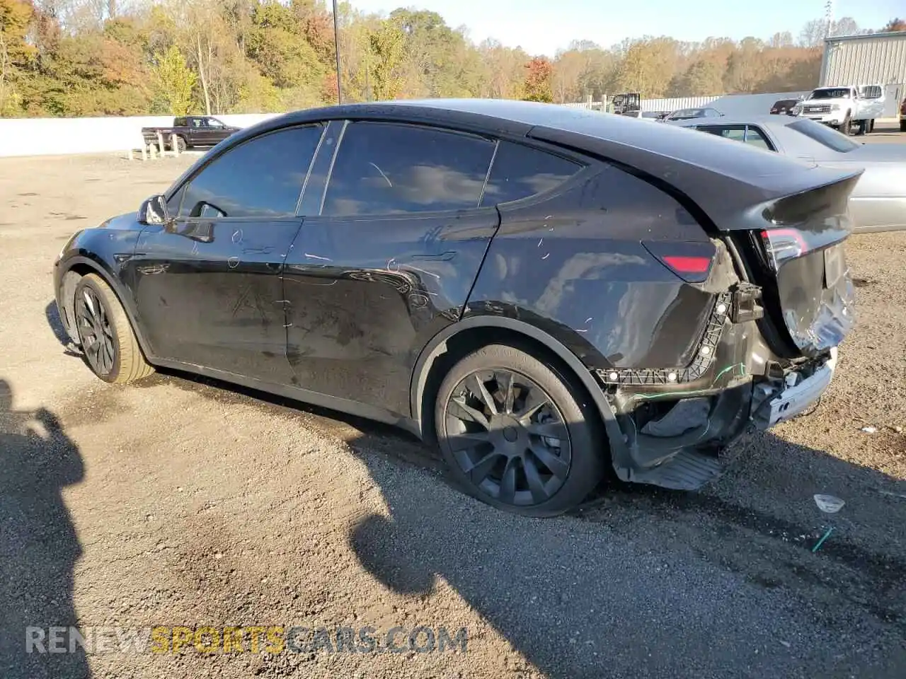 2 Photograph of a damaged car 5YJYGDEE7MF302578 TESLA MODEL Y 2021