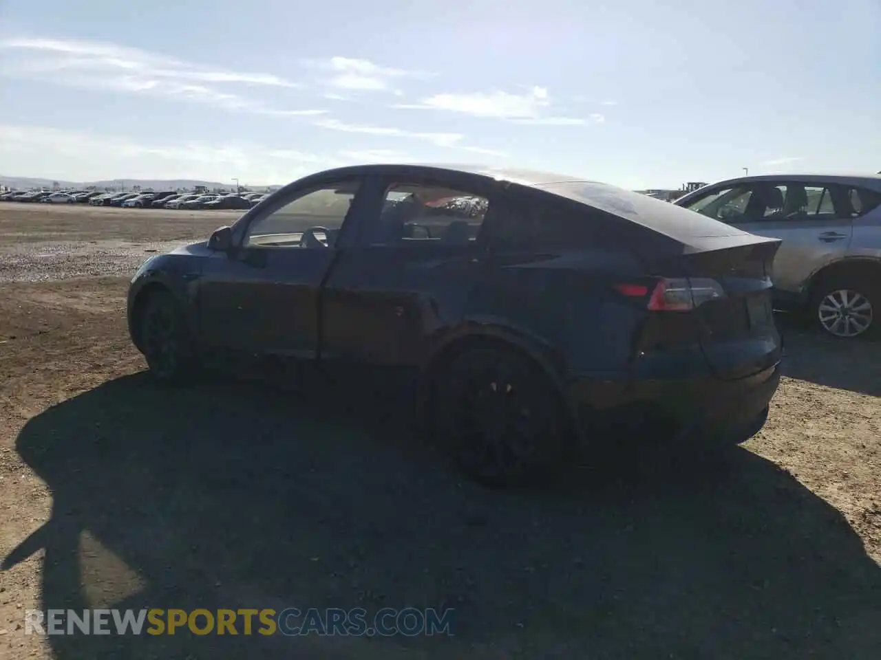 2 Photograph of a damaged car 5YJYGDEE8MF063946 TESLA MODEL Y 2021