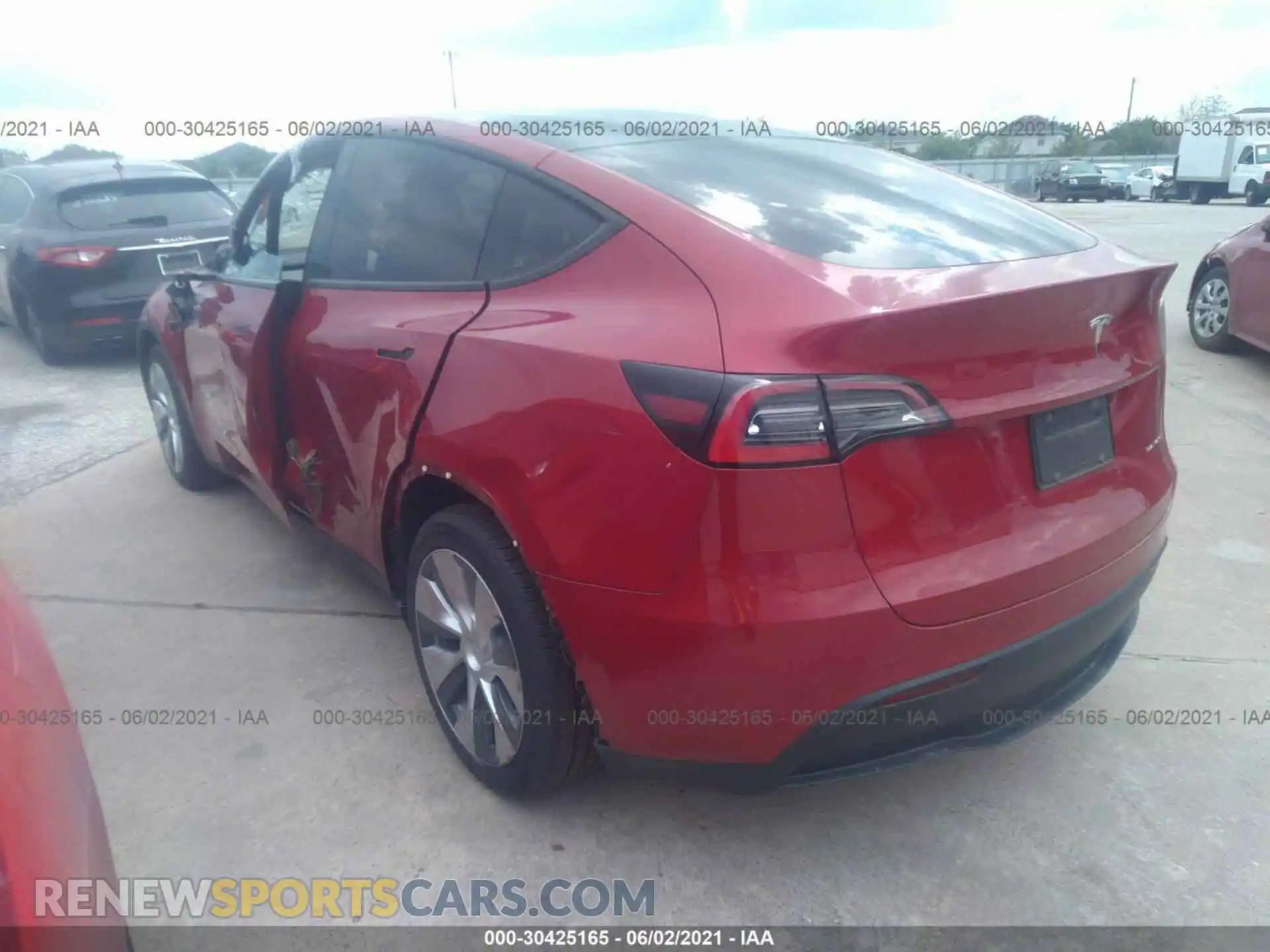 3 Photograph of a damaged car 5YJYGDEE8MF070766 TESLA MODEL Y 2021