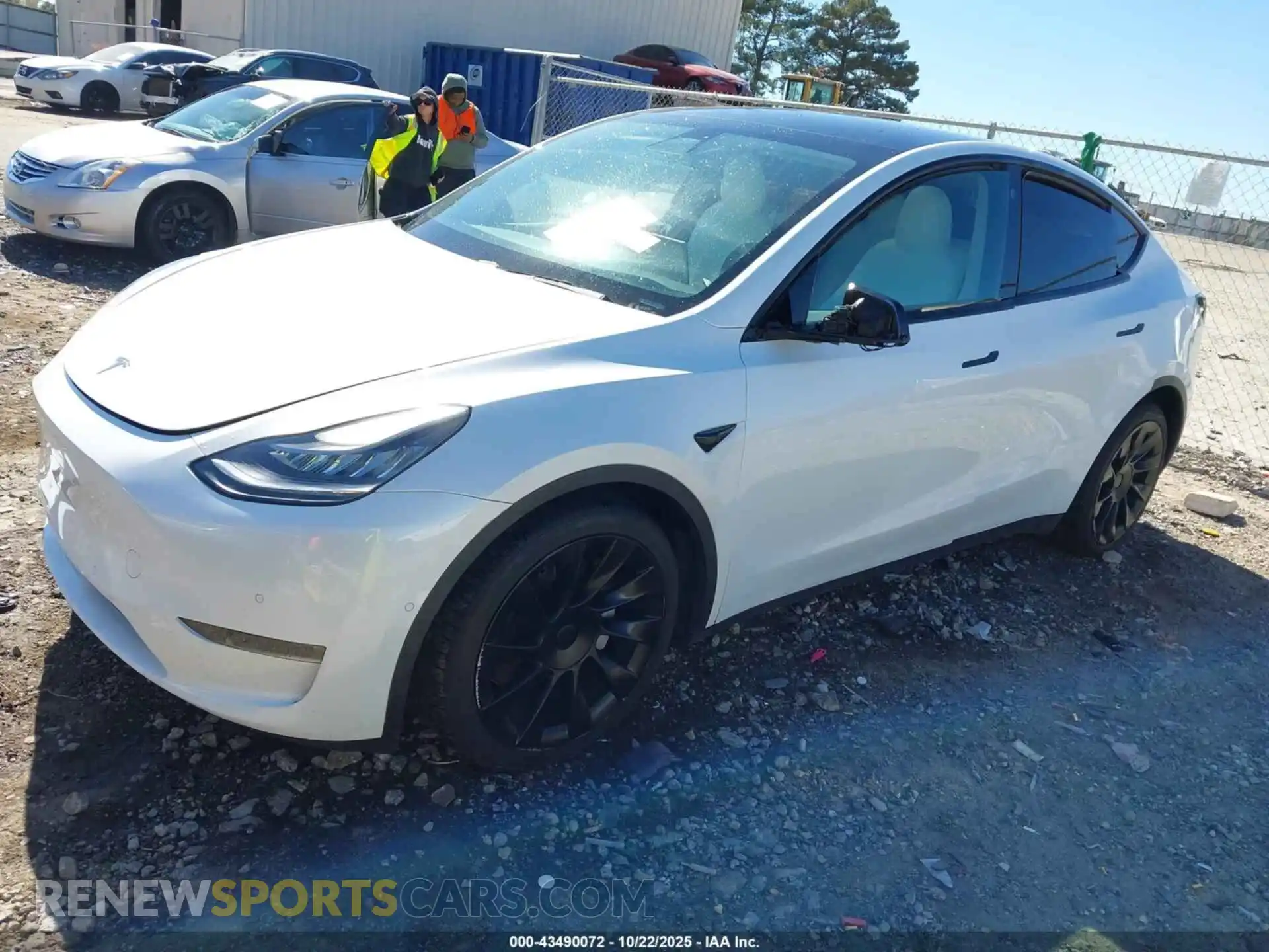 2 Photograph of a damaged car 5YJYGDEE8MF070945 TESLA MODEL Y 2021