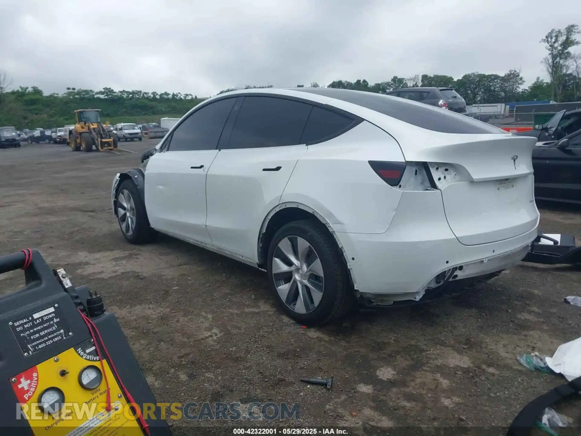 3 Photograph of a damaged car 5YJYGDEE8MF085574 TESLA MODEL Y 2021