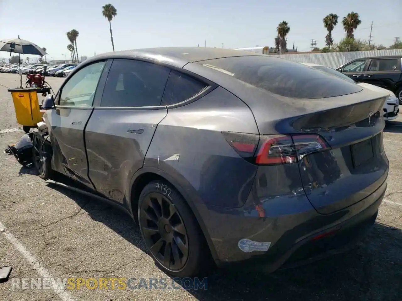 3 fotografías del automóvil dañado 5YJYGDEE8MF108285 TESLA MODEL Y 2021