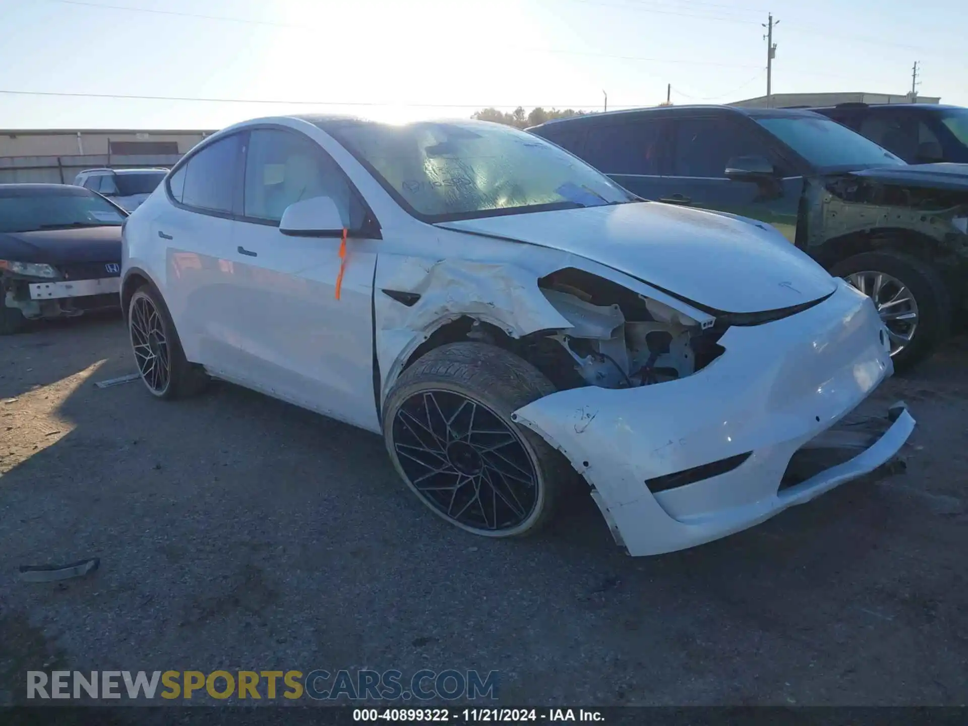 1 Photograph of a damaged car 5YJYGDEE8MF119707 TESLA MODEL Y 2021