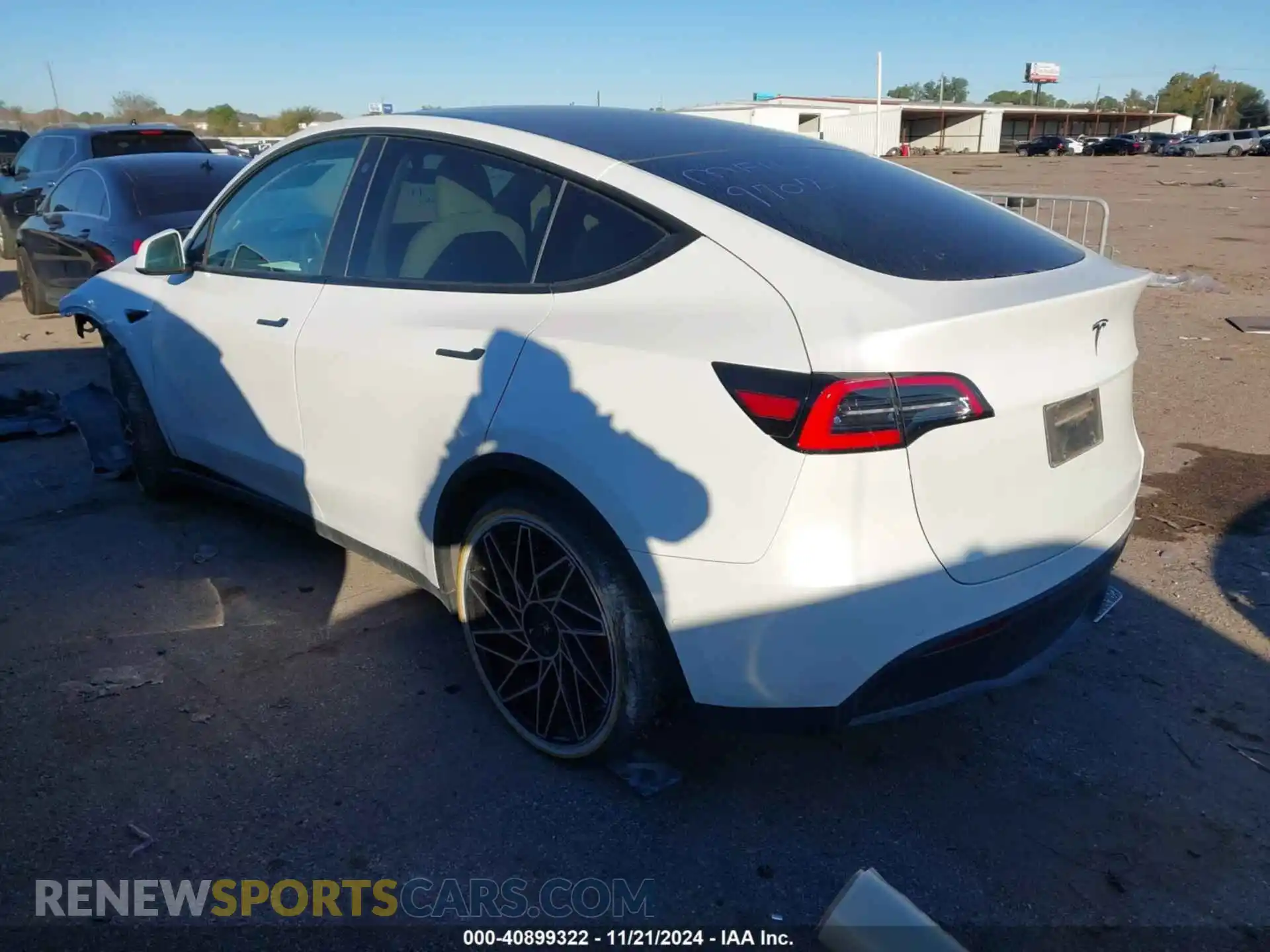 3 Photograph of a damaged car 5YJYGDEE8MF119707 TESLA MODEL Y 2021