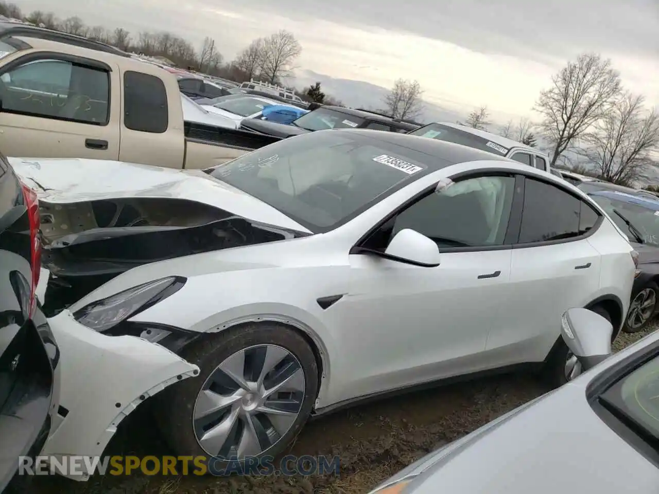 2 Photograph of a damaged car 5YJYGDEE8MF124938 TESLA MODEL Y 2021