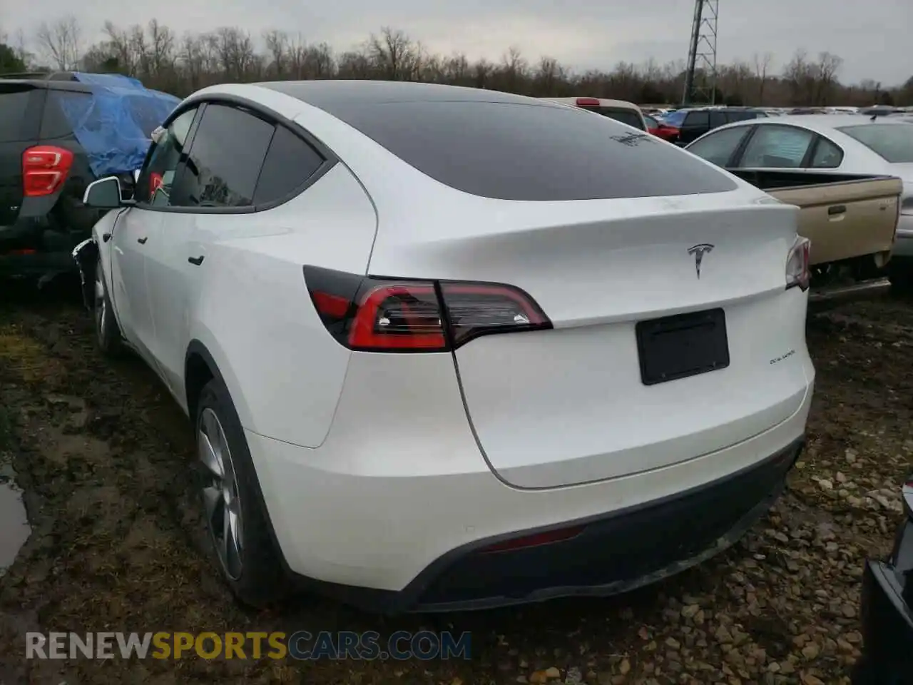3 Photograph of a damaged car 5YJYGDEE8MF124938 TESLA MODEL Y 2021
