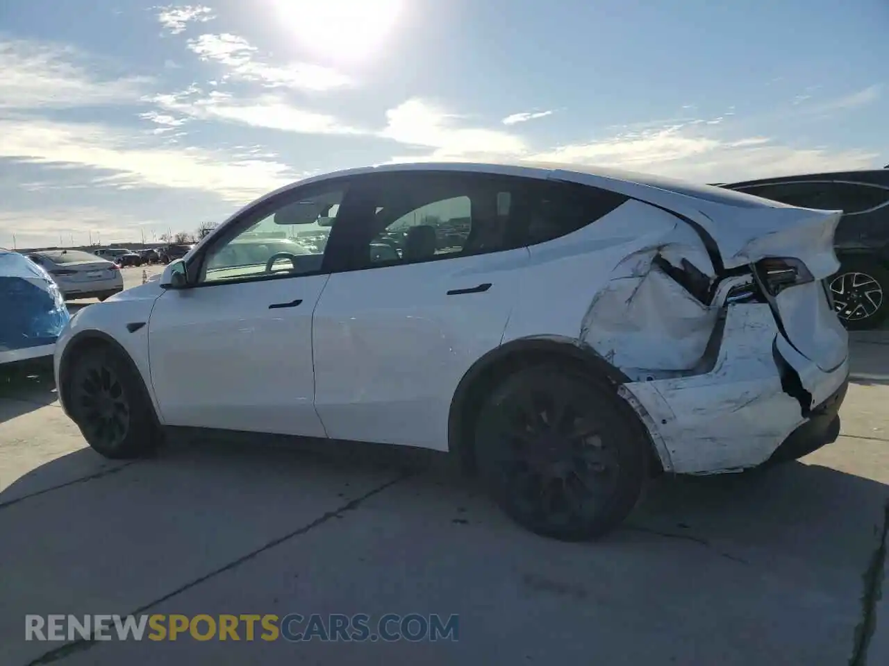 2 Photograph of a damaged car 5YJYGDEE8MF125037 TESLA MODEL Y 2021