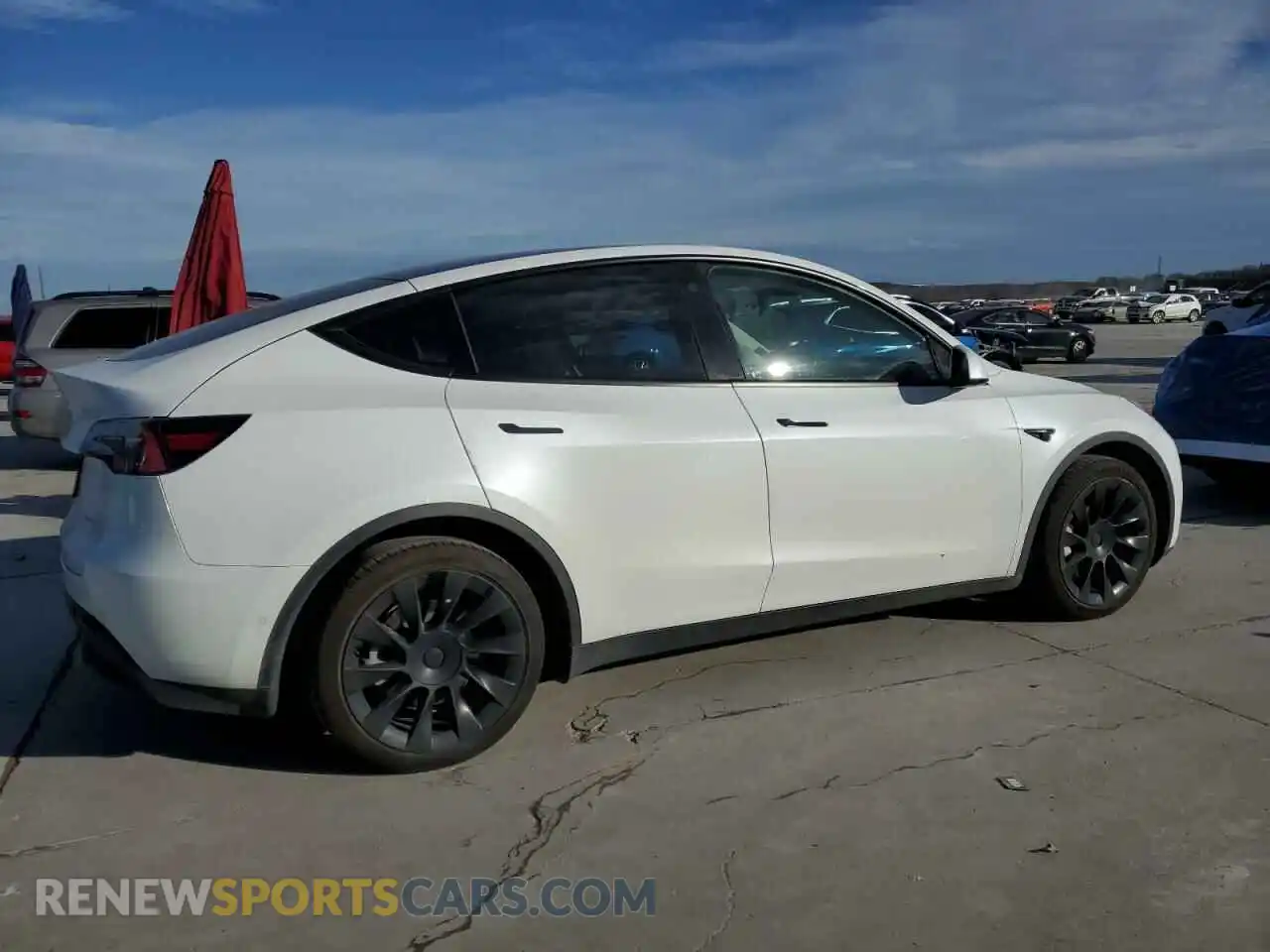 3 Photograph of a damaged car 5YJYGDEE8MF125037 TESLA MODEL Y 2021