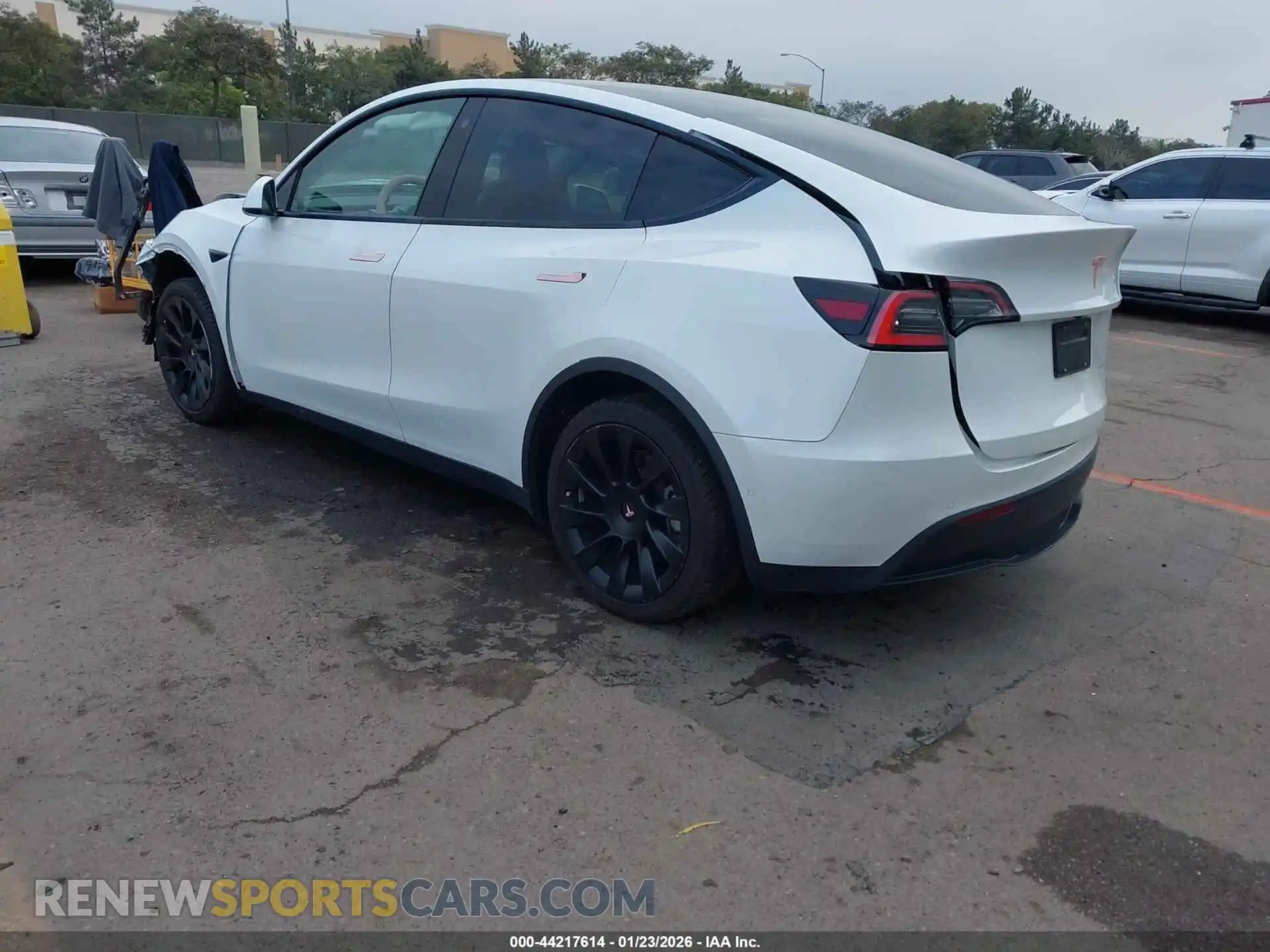 3 Photograph of a damaged car 5YJYGDEE8MF140248 TESLA MODEL Y 2021