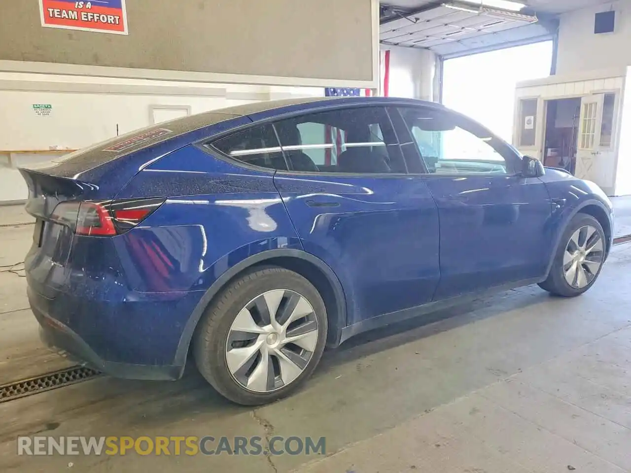 3 Photograph of a damaged car 5YJYGDEE8MF141948 TESLA MODEL Y 2021