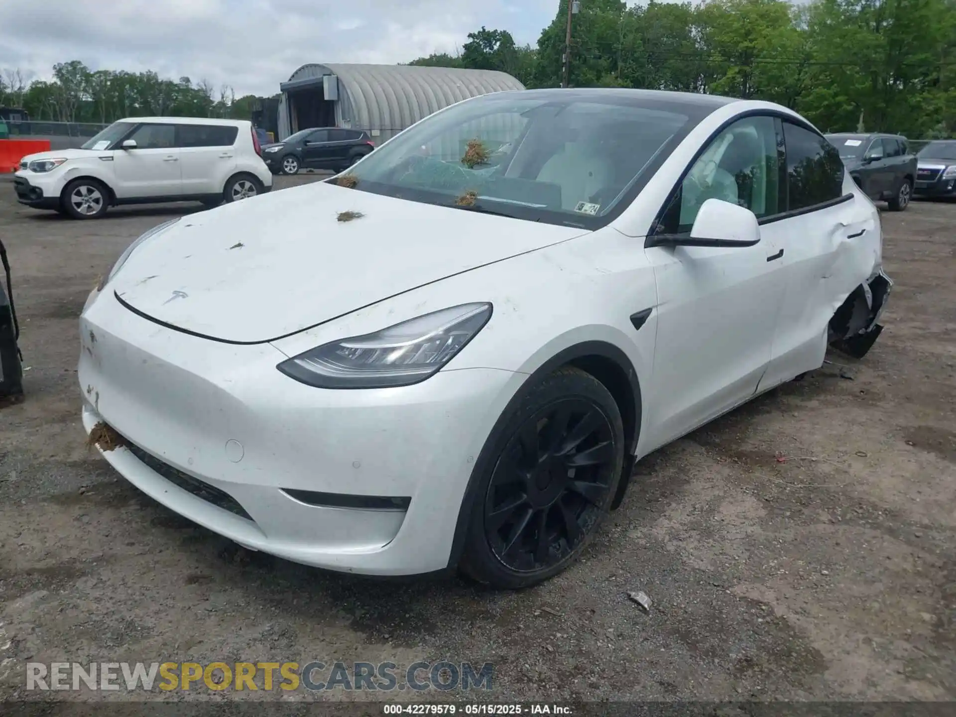2 Photograph of a damaged car 5YJYGDEE8MF151699 TESLA MODEL Y 2021