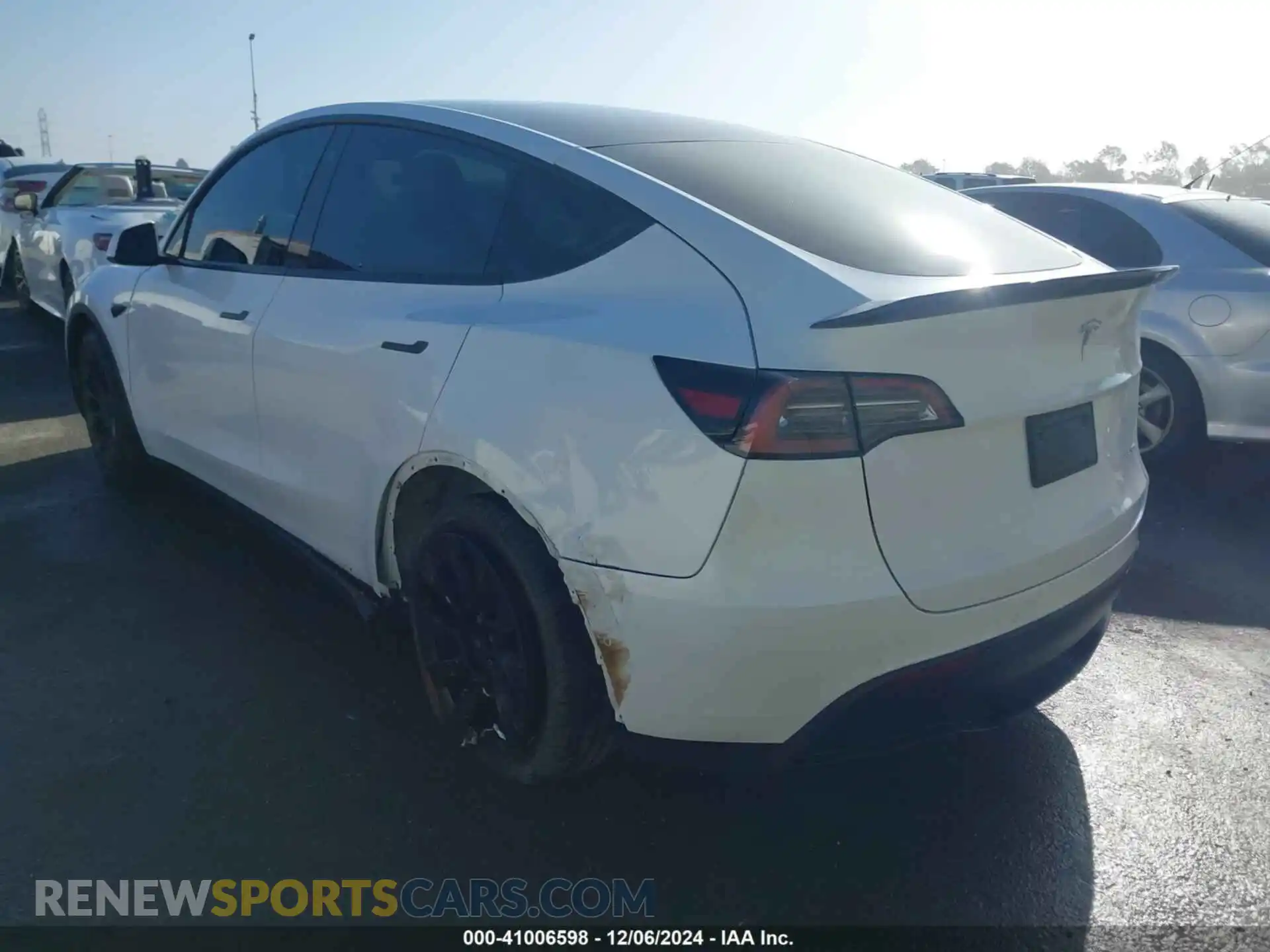 3 Photograph of a damaged car 5YJYGDEE8MF152710 TESLA MODEL Y 2021