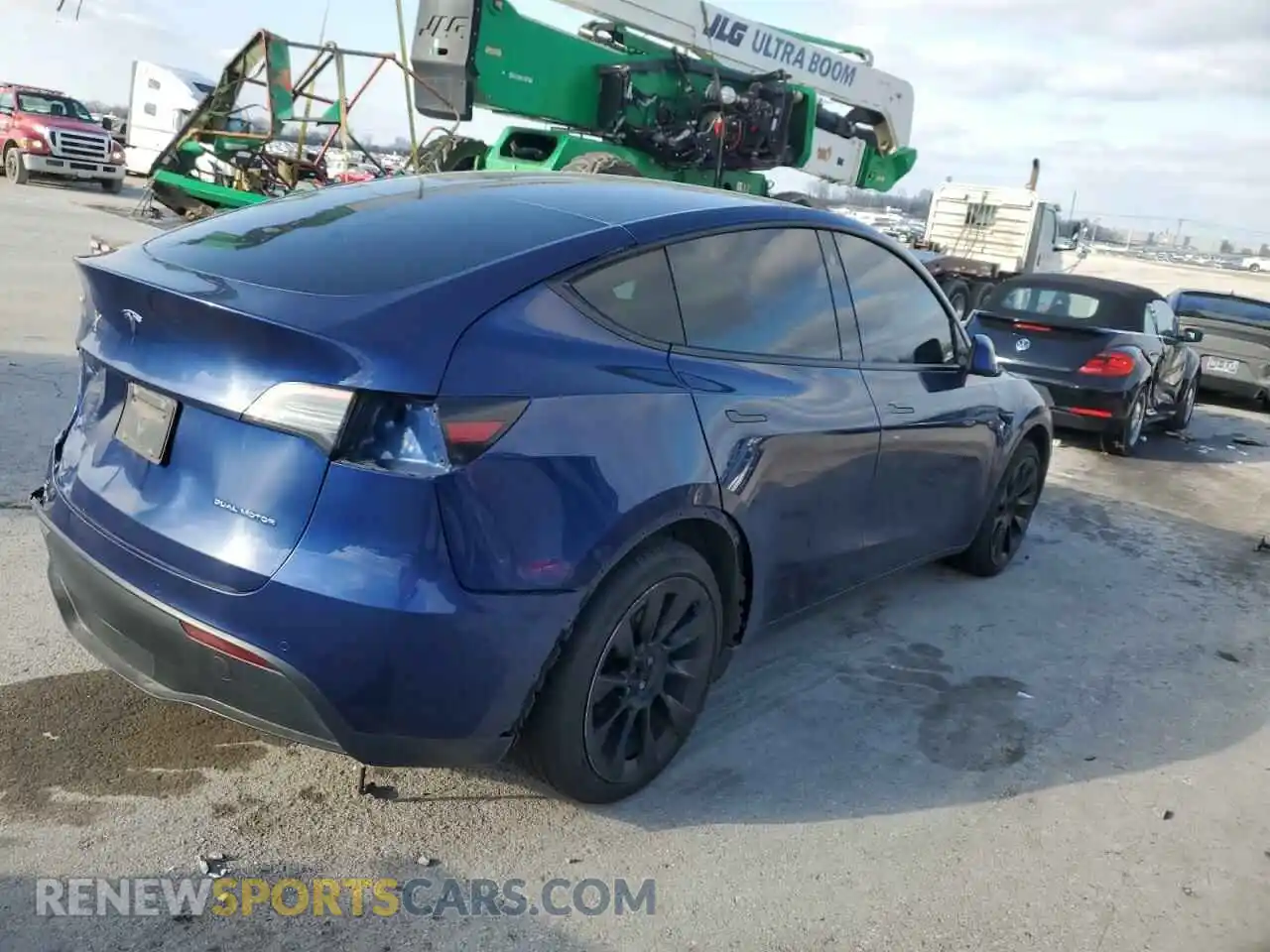 3 Photograph of a damaged car 5YJYGDEE8MF173685 TESLA MODEL Y 2021